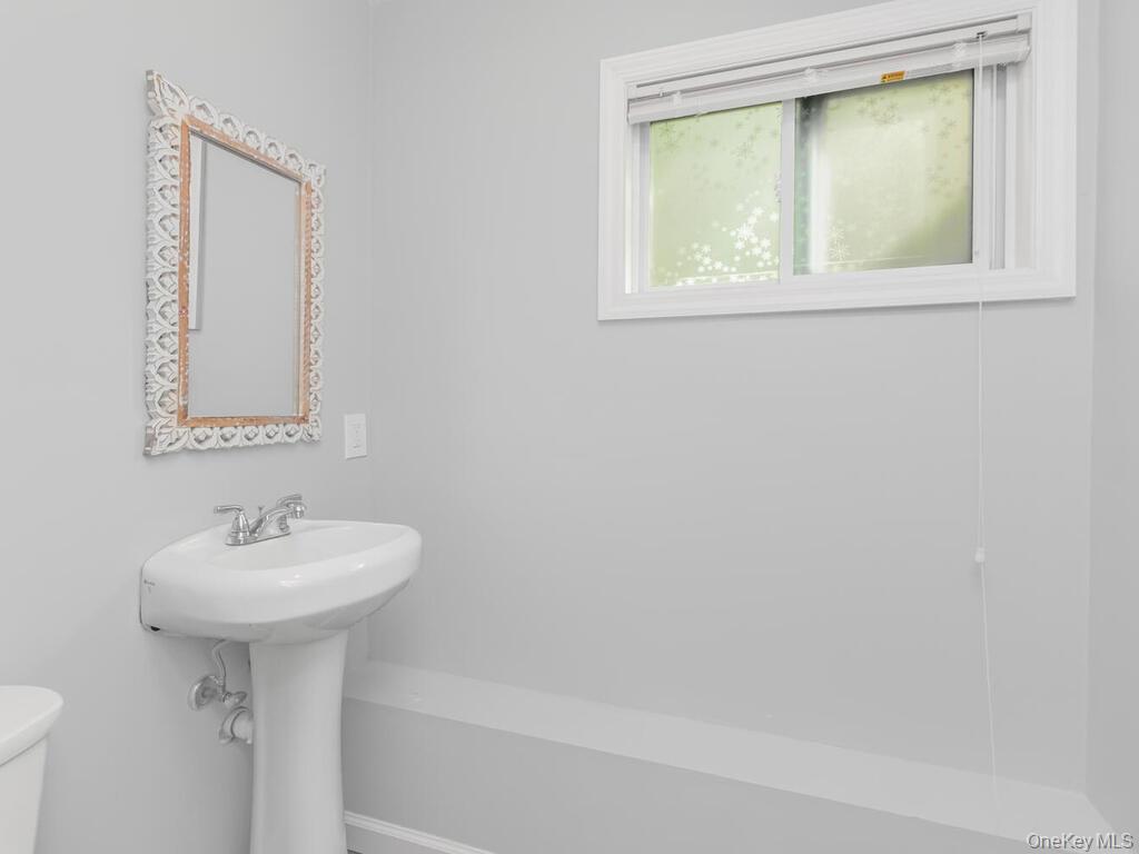 25 Midway Road, White Plains, NY 10607