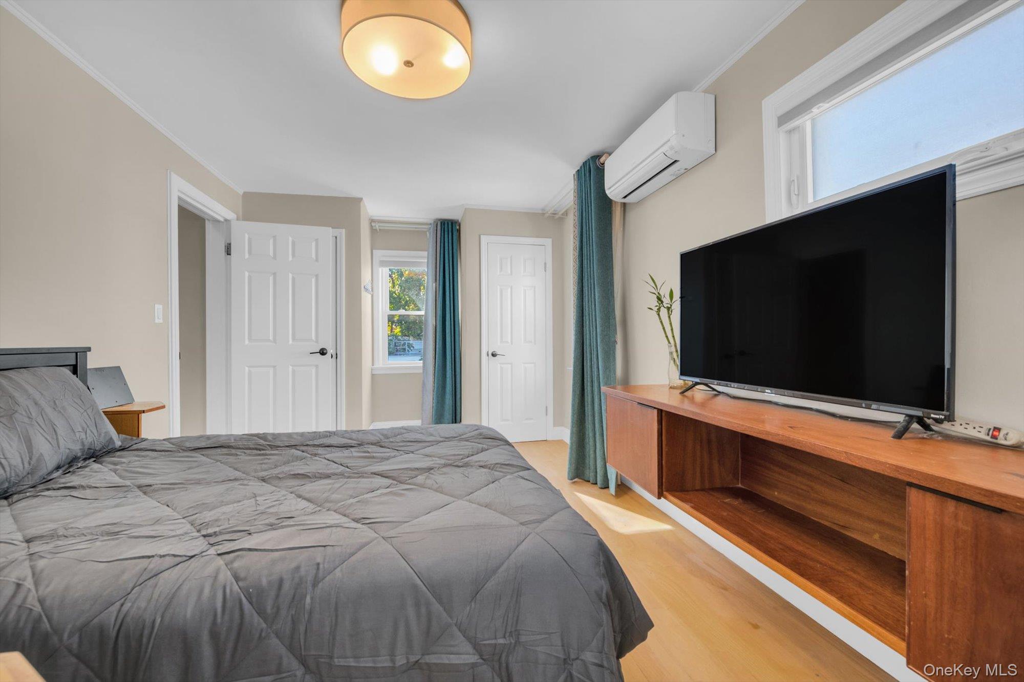 80-18 Springfield Blvd, Hollis Hills, NY 11427