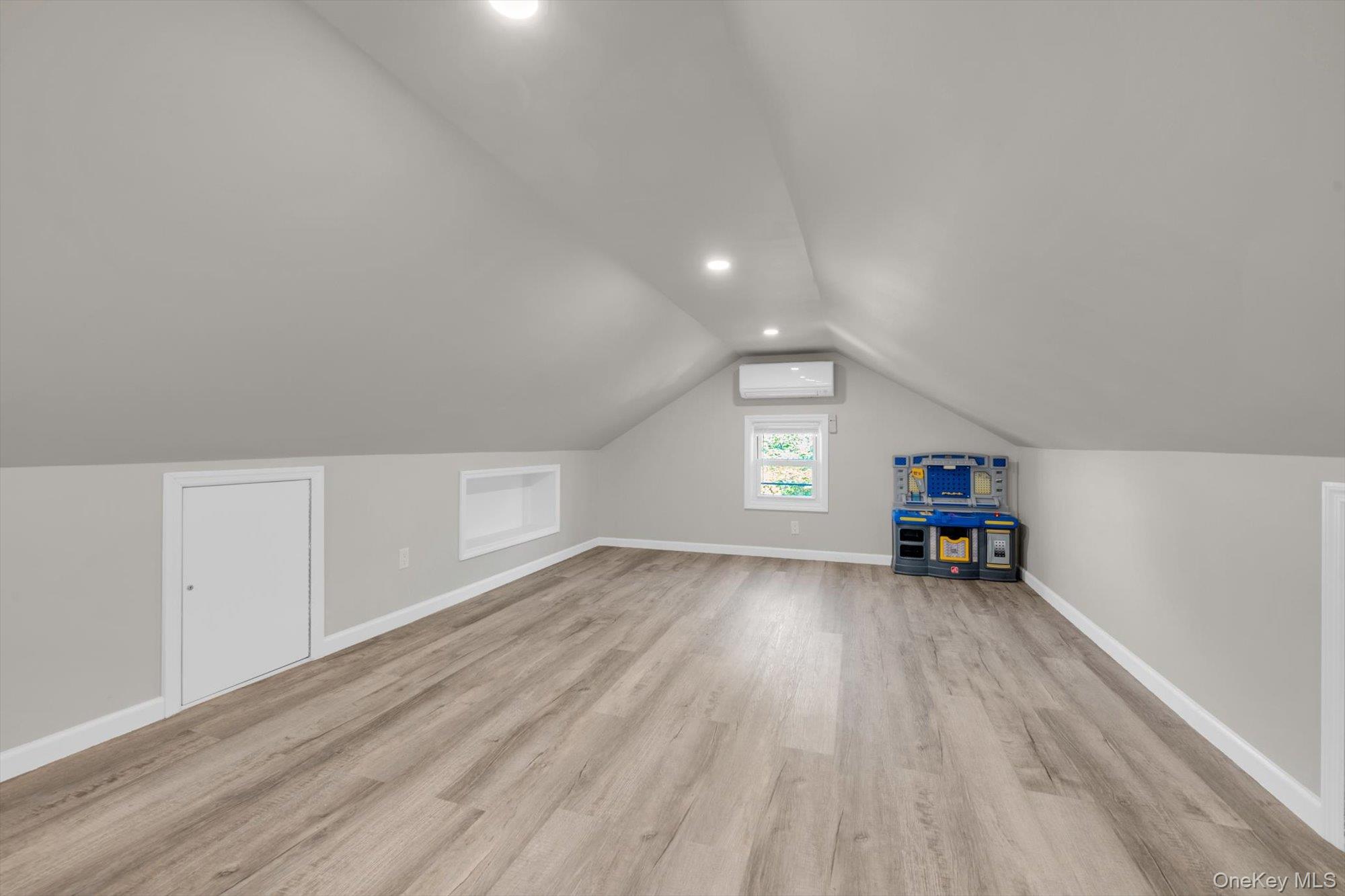 80-18 Springfield Blvd, Hollis Hills, NY 11427