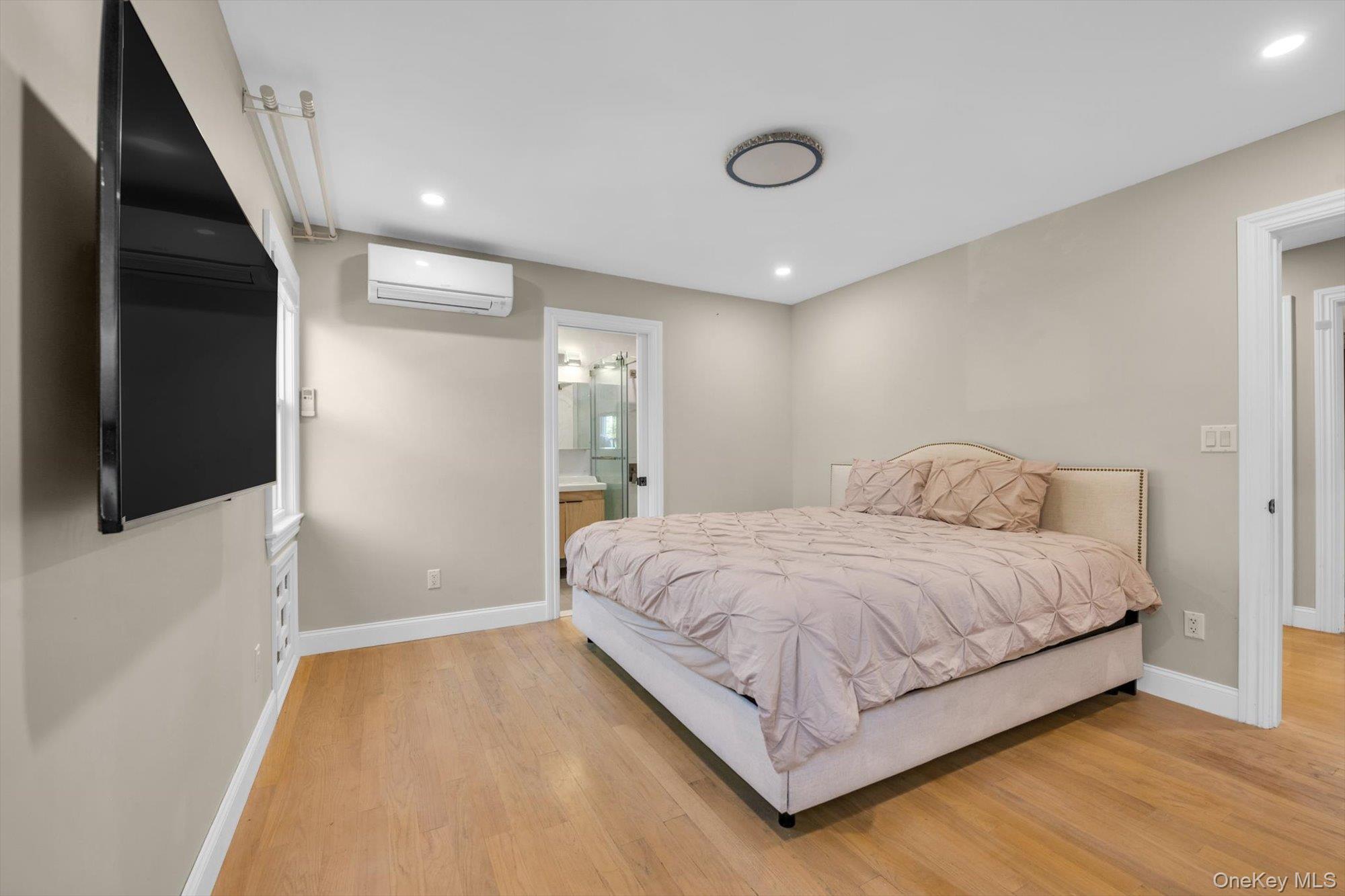 80-18 Springfield Blvd, Hollis Hills, NY 11427