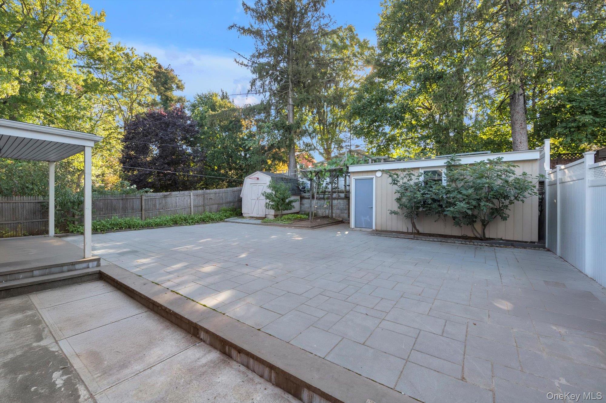 80-18 Springfield Blvd, Hollis Hills, NY 11427