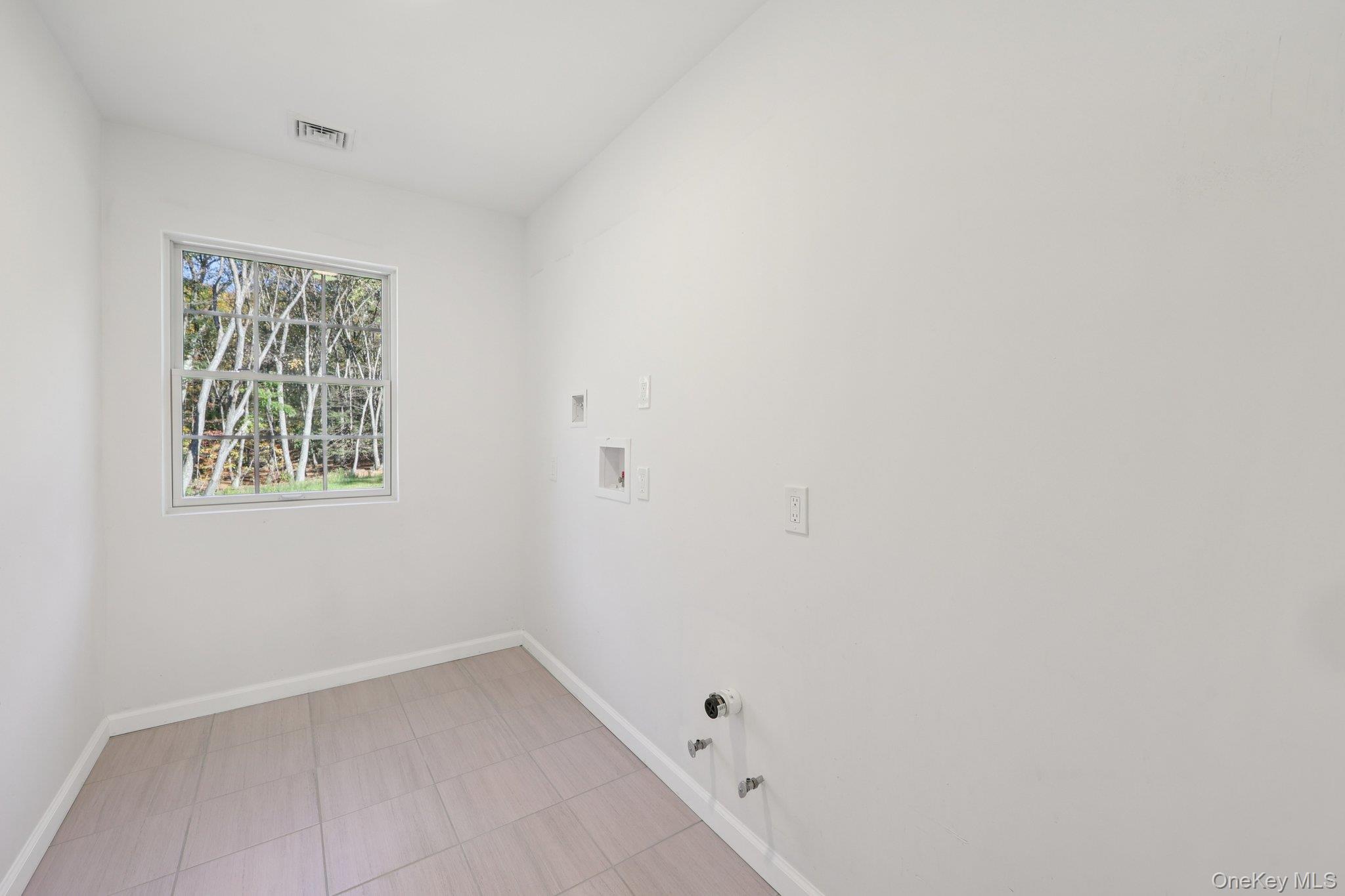 27 Oak Hill Road, Monroe, NY 10950