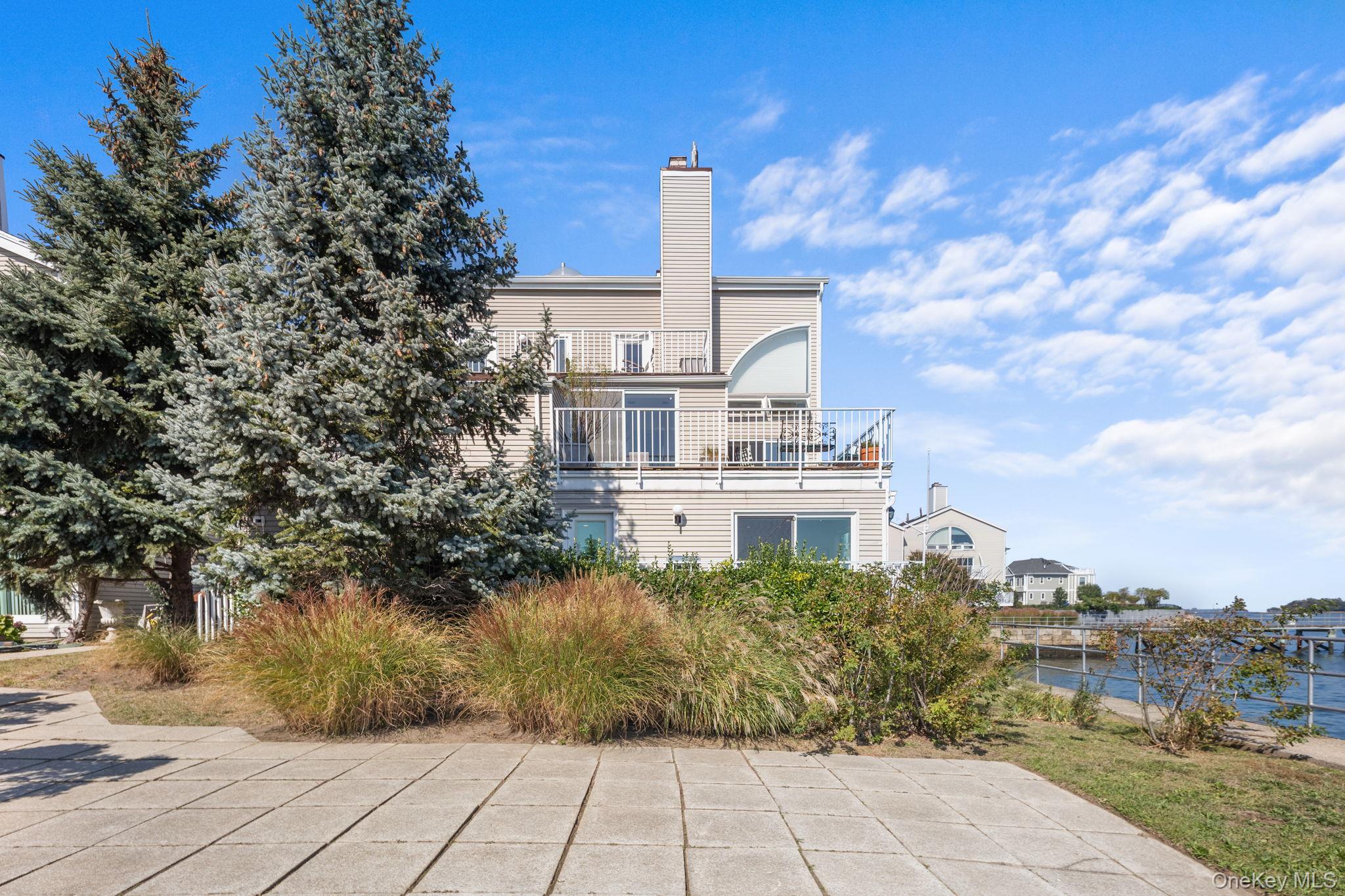 8 Deepwater Way # 63, Bronx, NY 10464