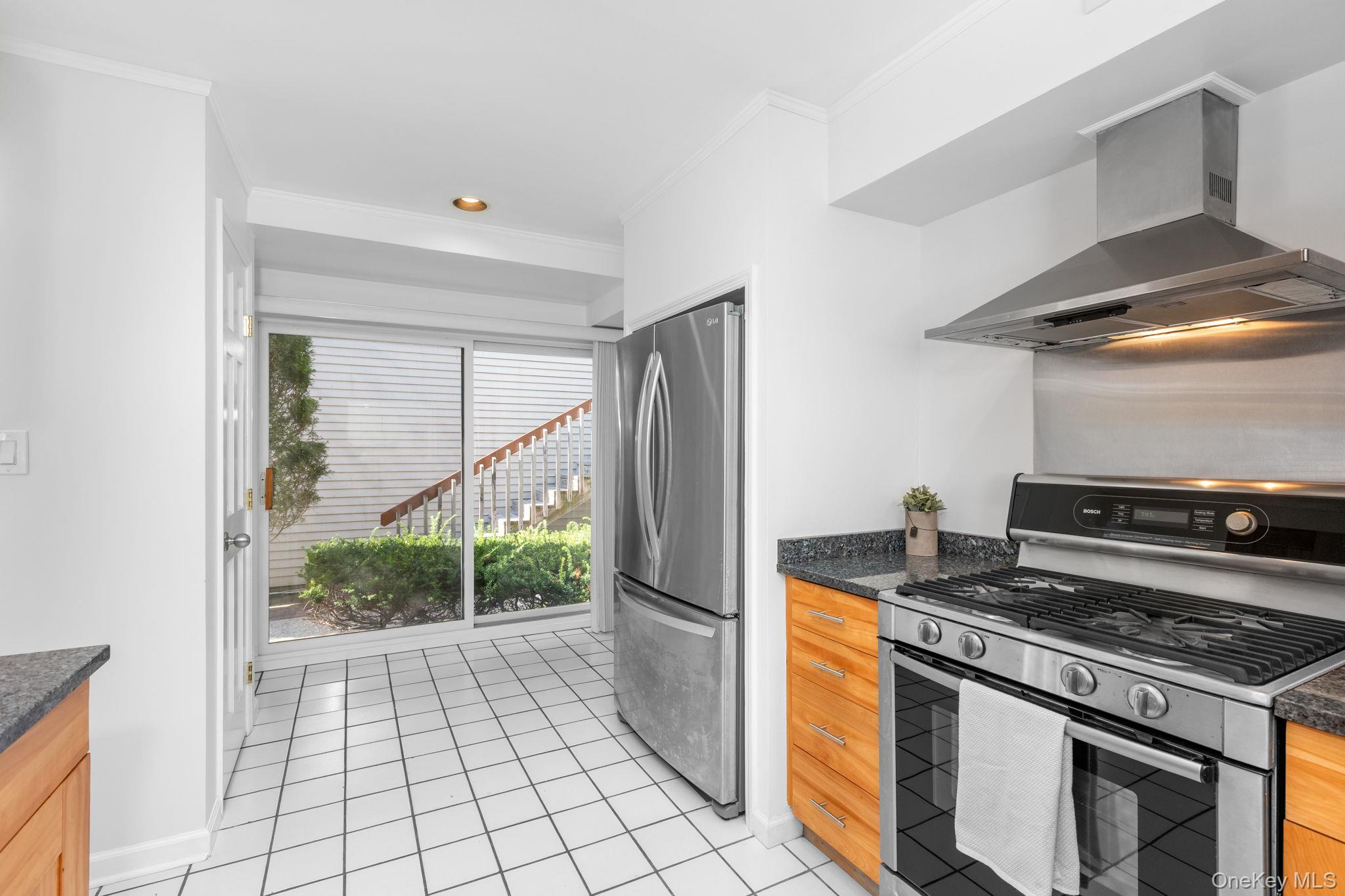 8 Deepwater Way # 63, Bronx, NY 10464