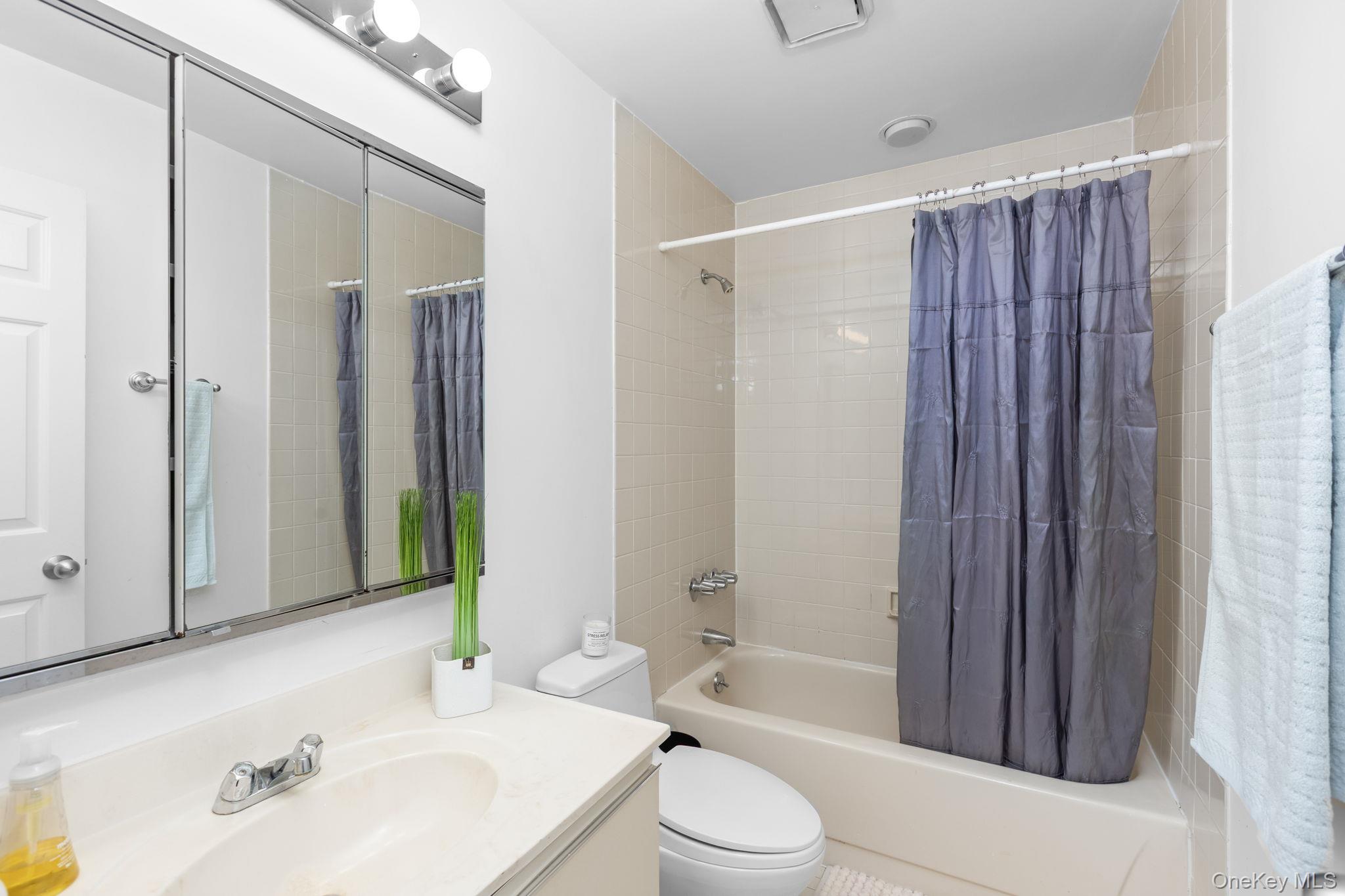 8 Deepwater Way # 63, Bronx, NY 10464