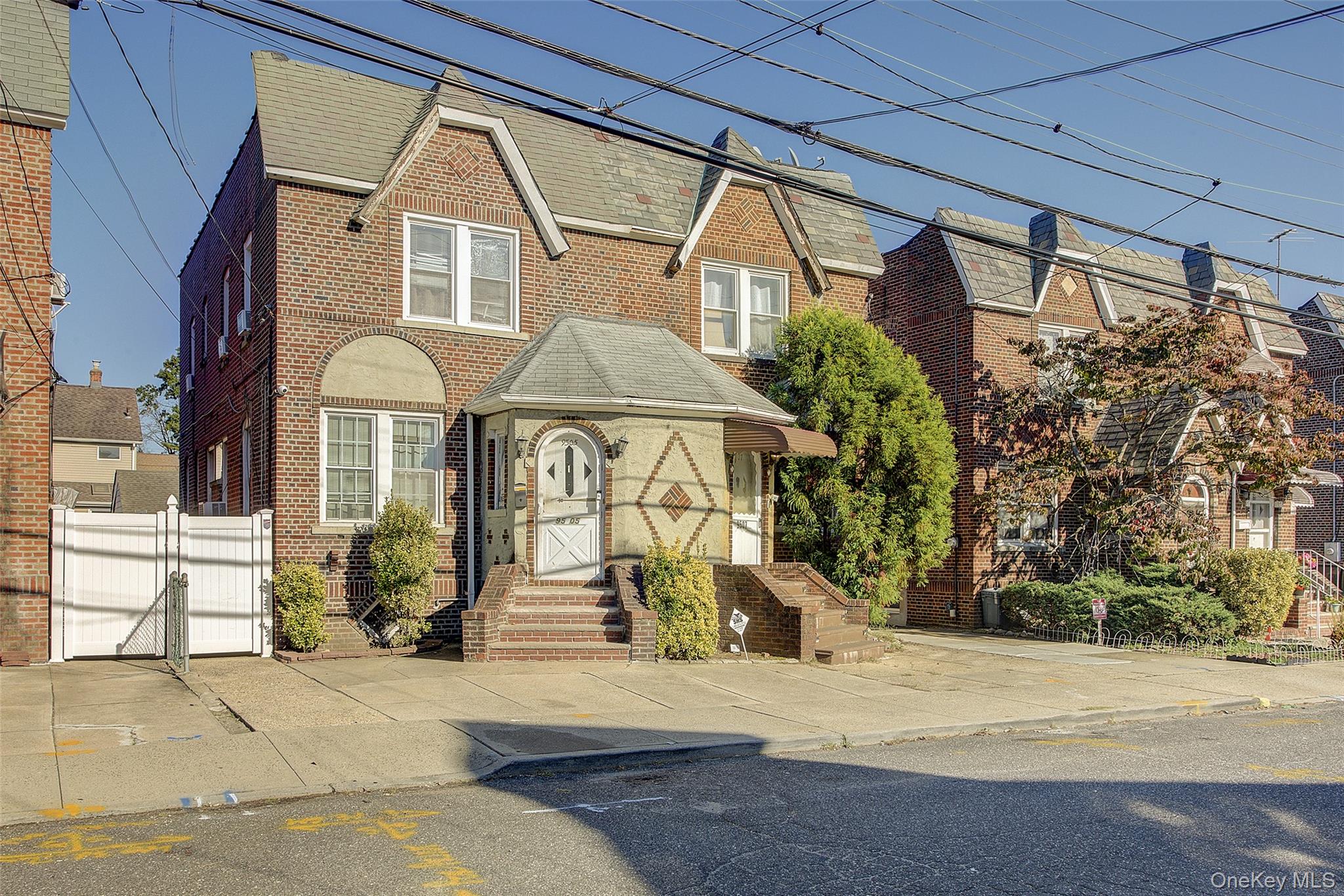 9507 239 Street, Floral Park, NY 11001