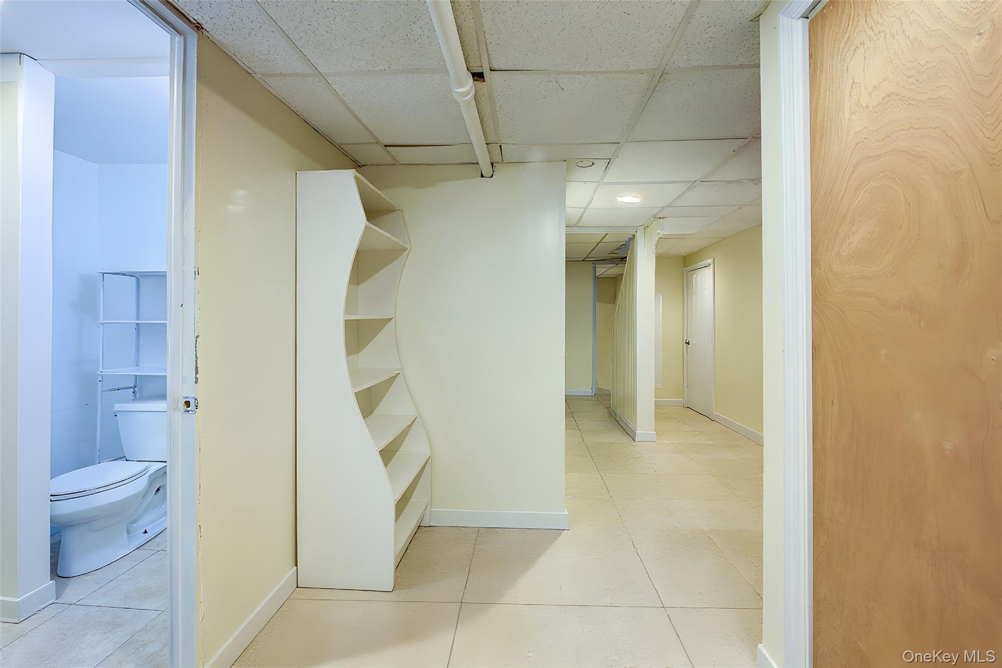 9507 239 Street, Floral Park, NY 11001