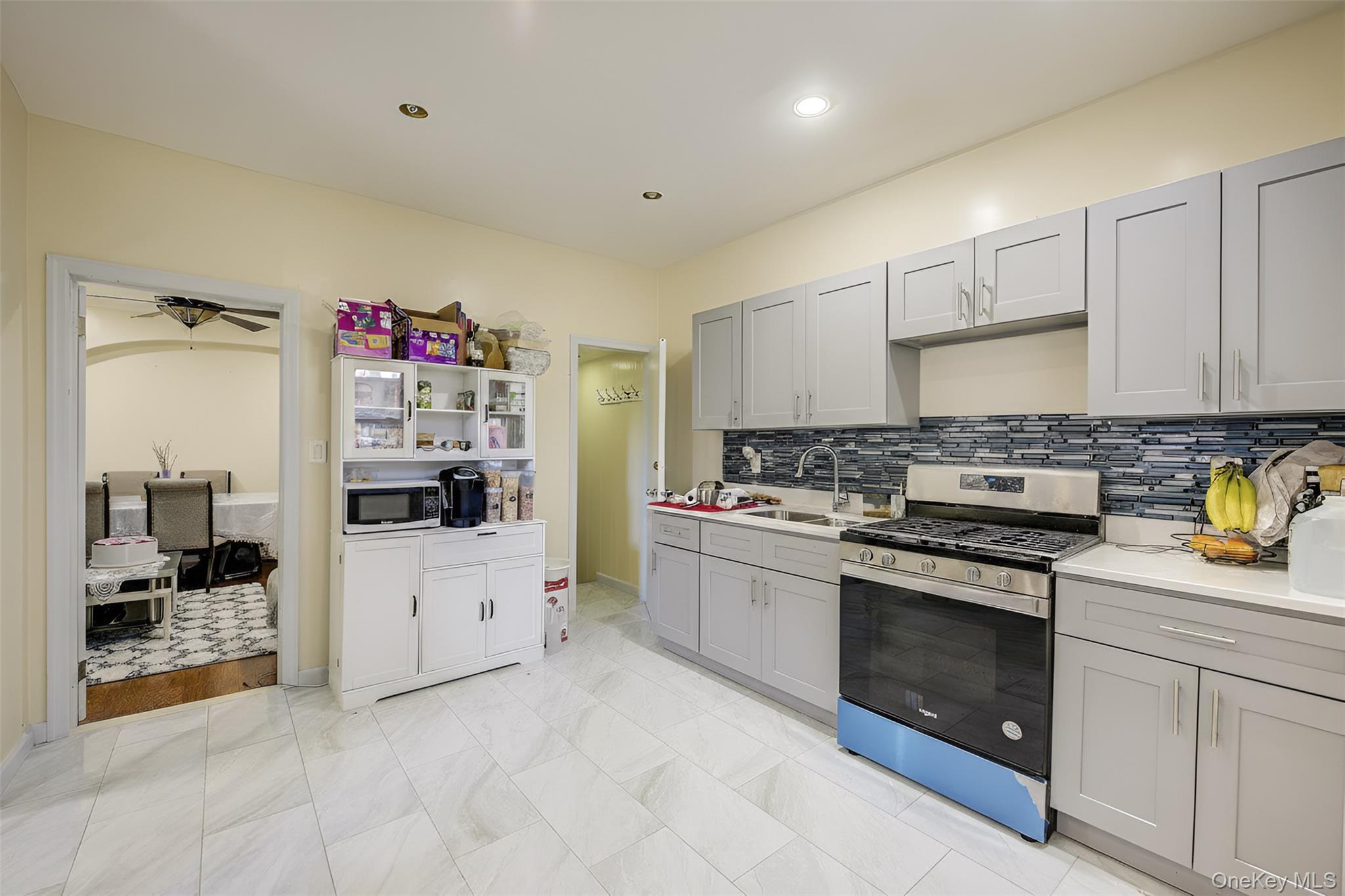 9507 239 Street, Floral Park, NY 11001