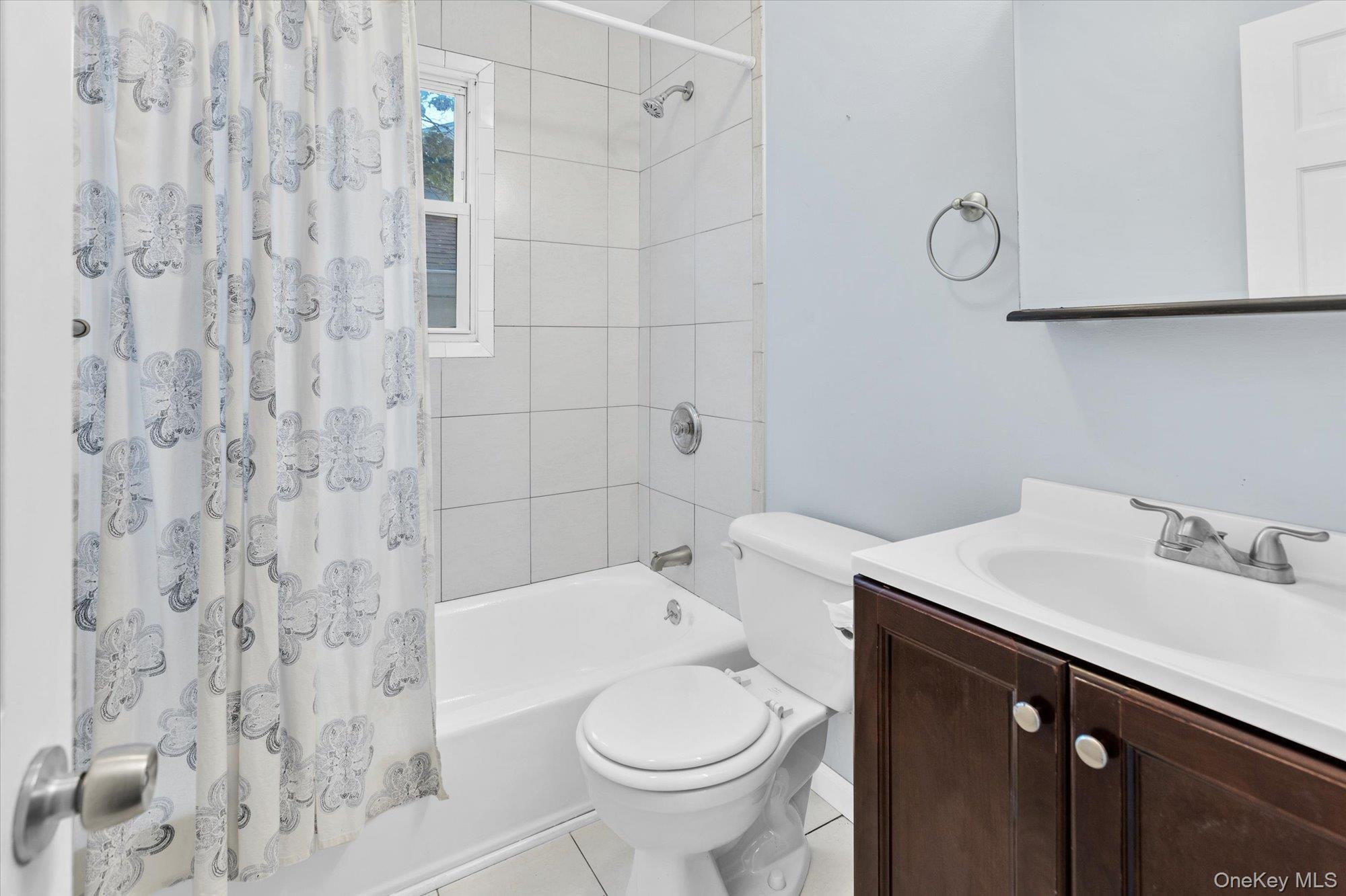 813 Park Avenue, Huntington, NY 11743