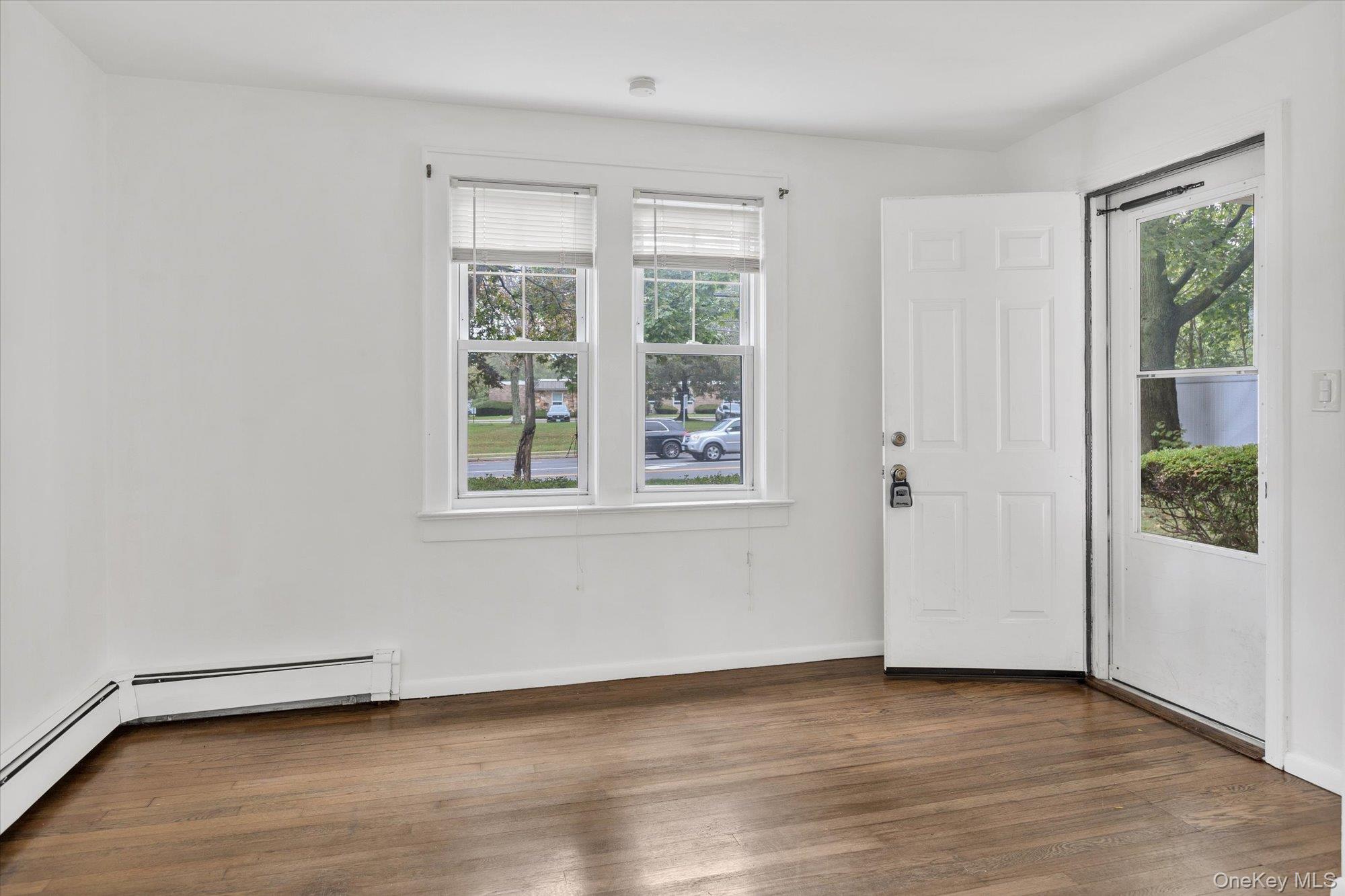 813 Park Avenue, Huntington, NY 11743