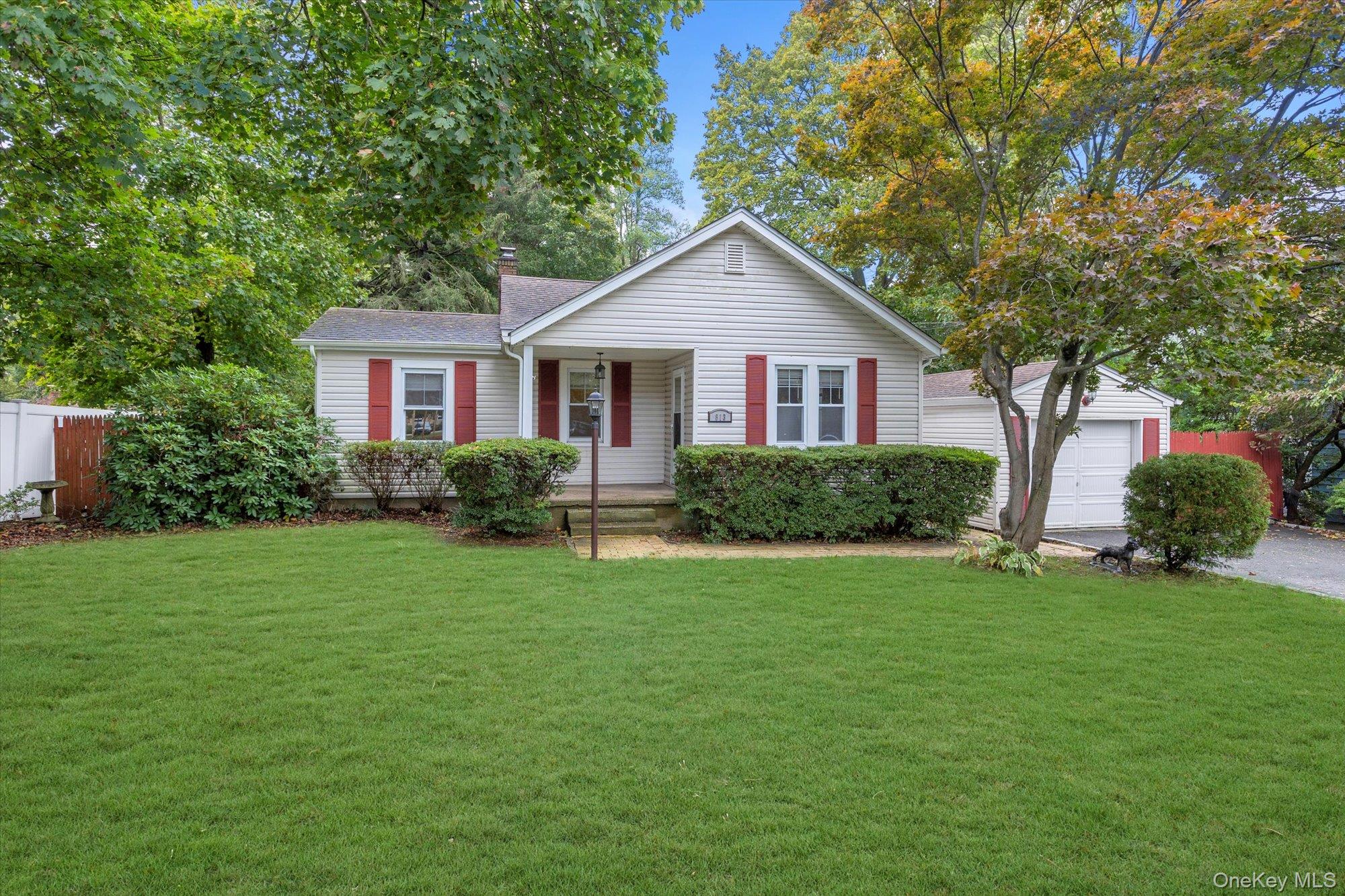 813 Park Avenue, Huntington, NY 11743