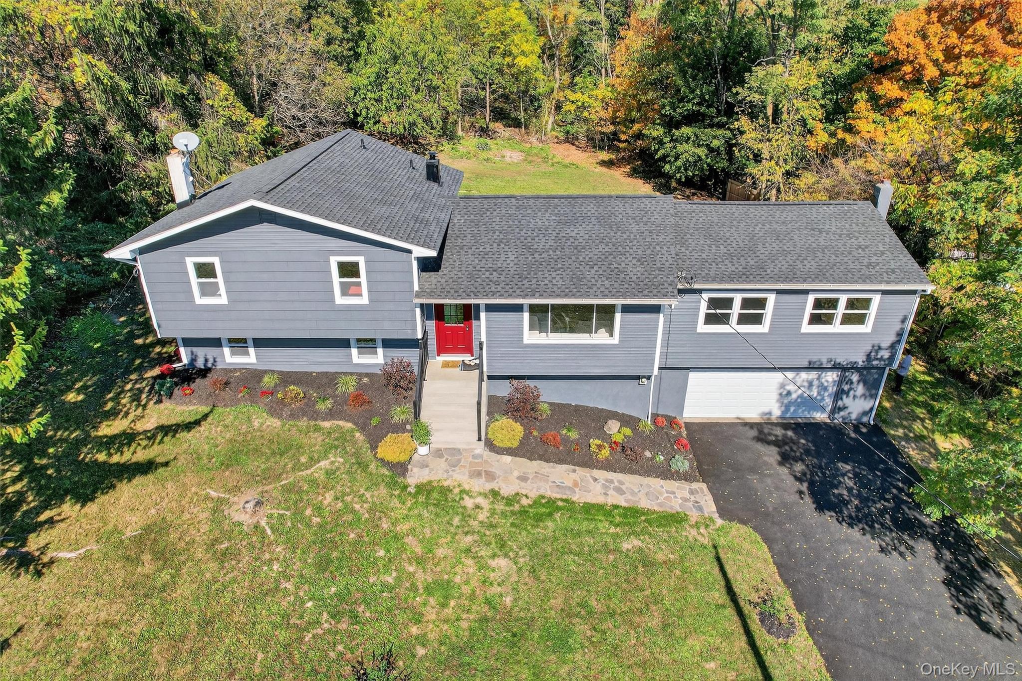 10 Elizabeth Drive, Wallkill, NY 12589