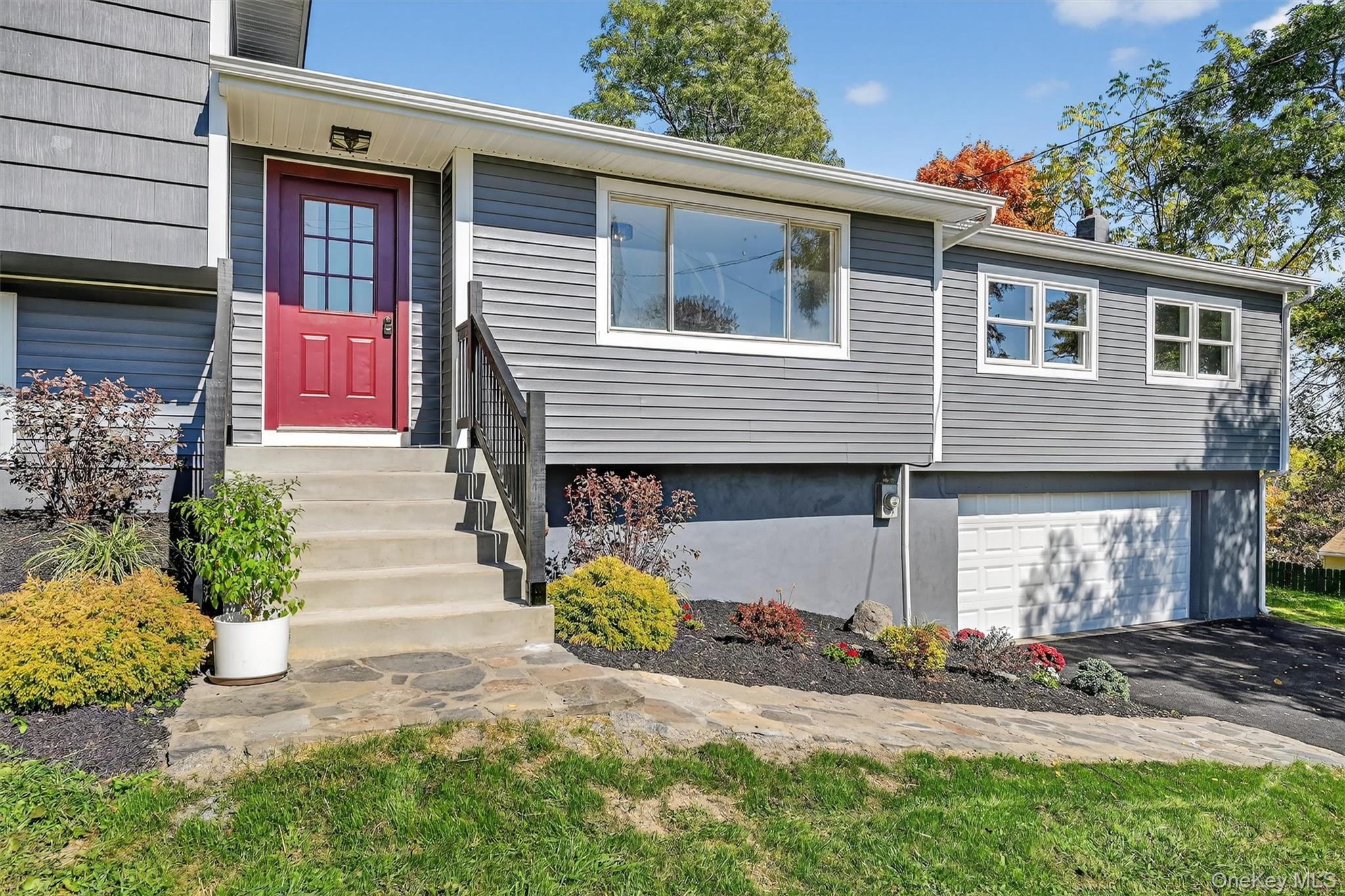 10 Elizabeth Drive, Wallkill, NY 12589