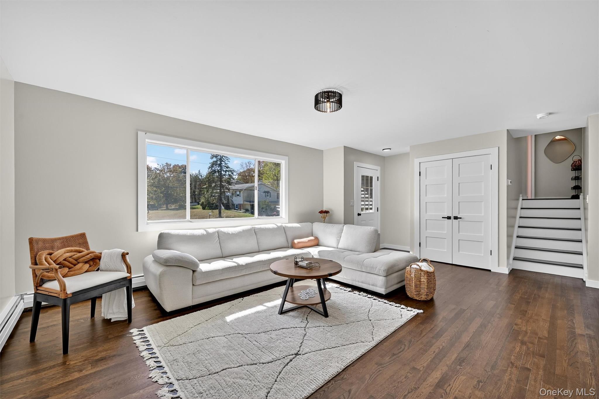 10 Elizabeth Drive, Wallkill, NY 12589