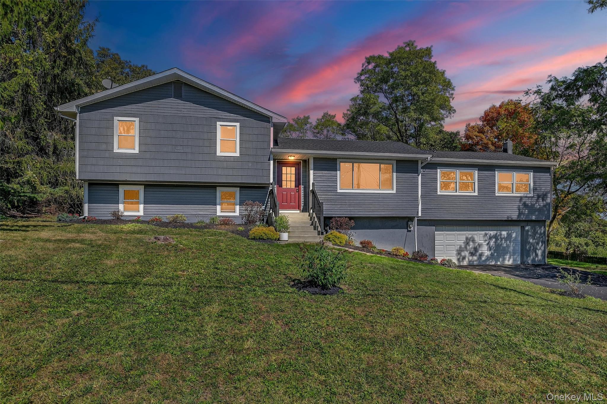 10 Elizabeth Drive, Wallkill, NY 12589