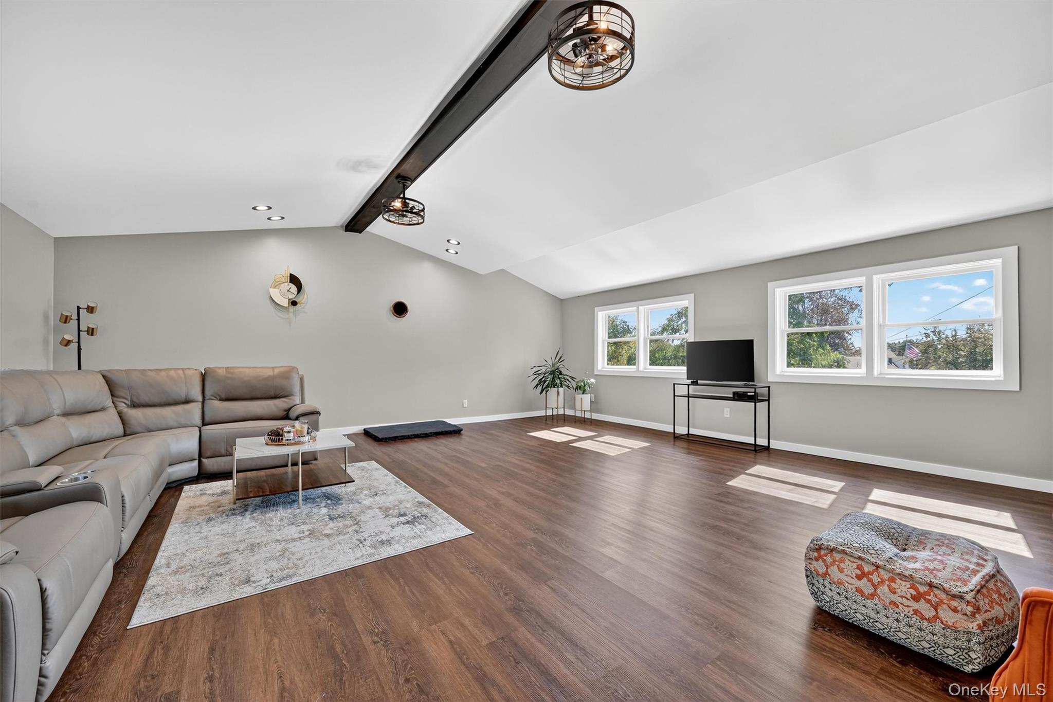 10 Elizabeth Drive, Wallkill, NY 12589