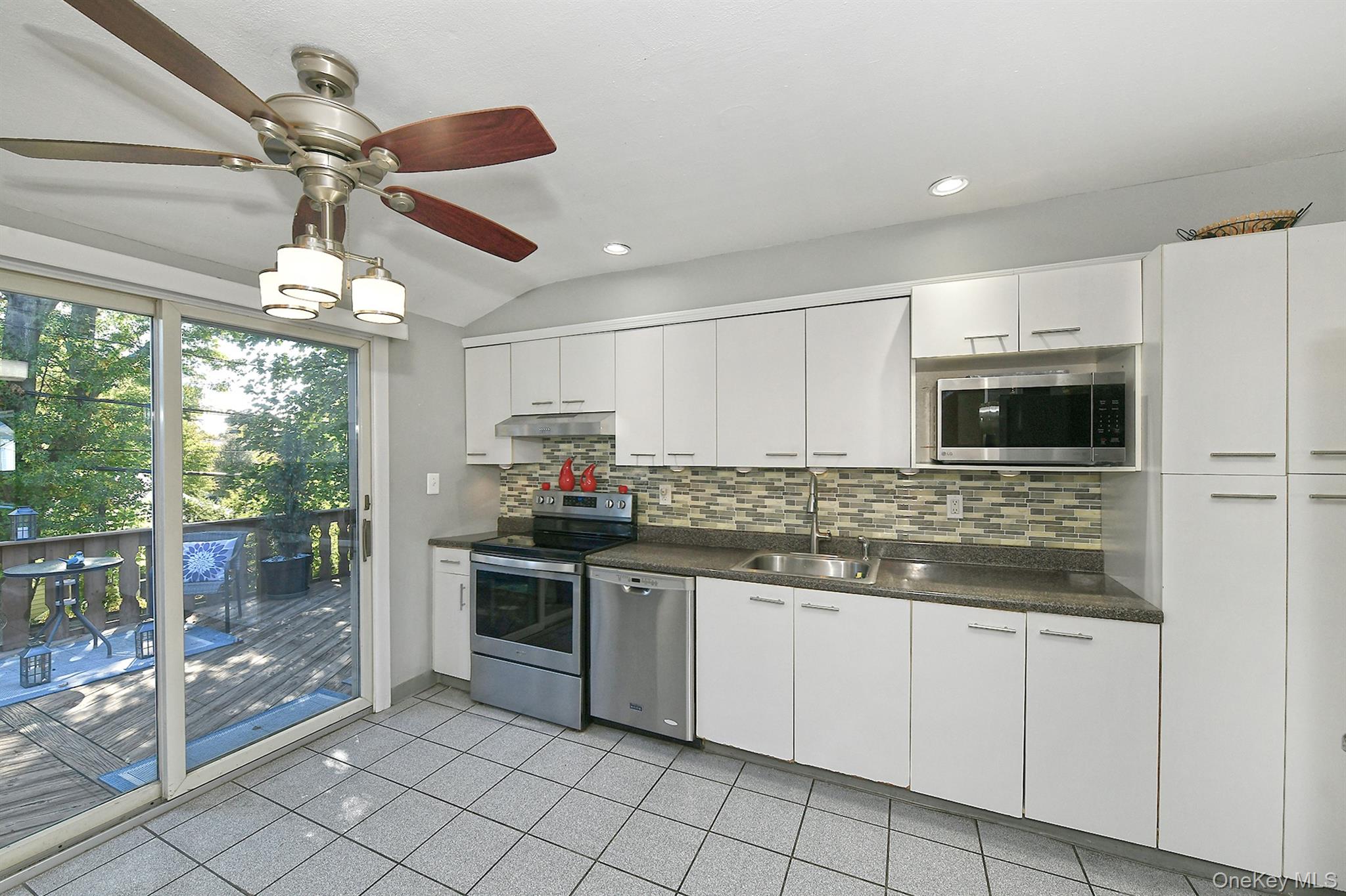 6 Mason Court, Levittown, NY 11756