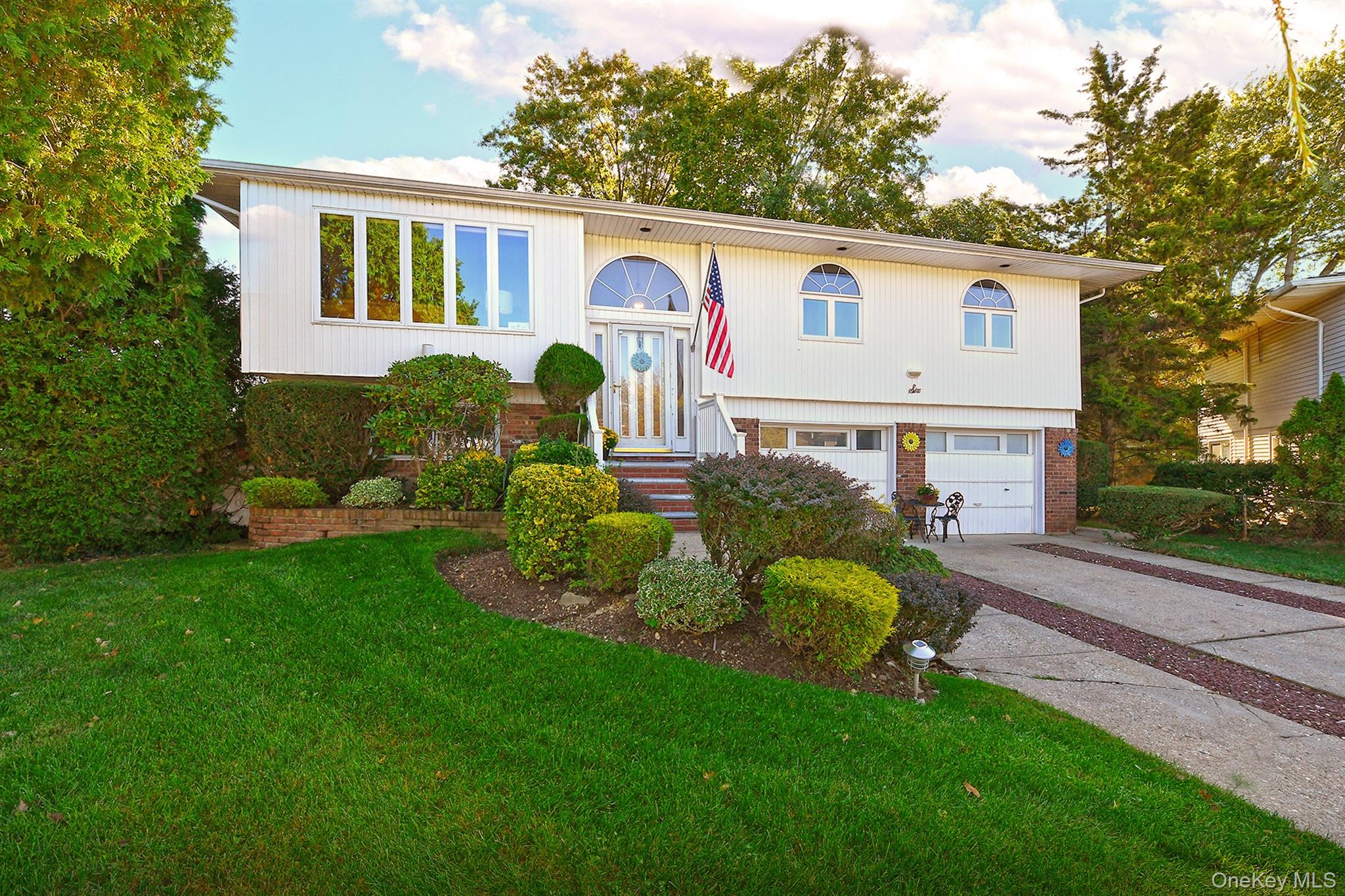 6 Mason Court, Levittown, NY 11756