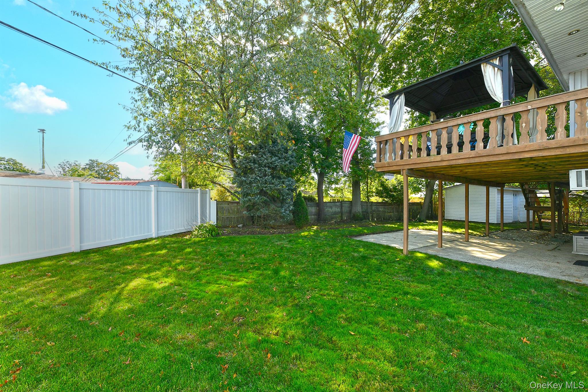 6 Mason Court, Levittown, NY 11756