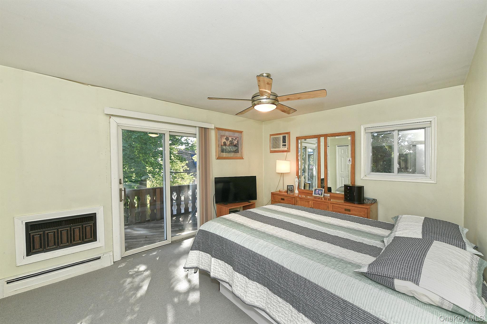 6 Mason Court, Levittown, NY 11756