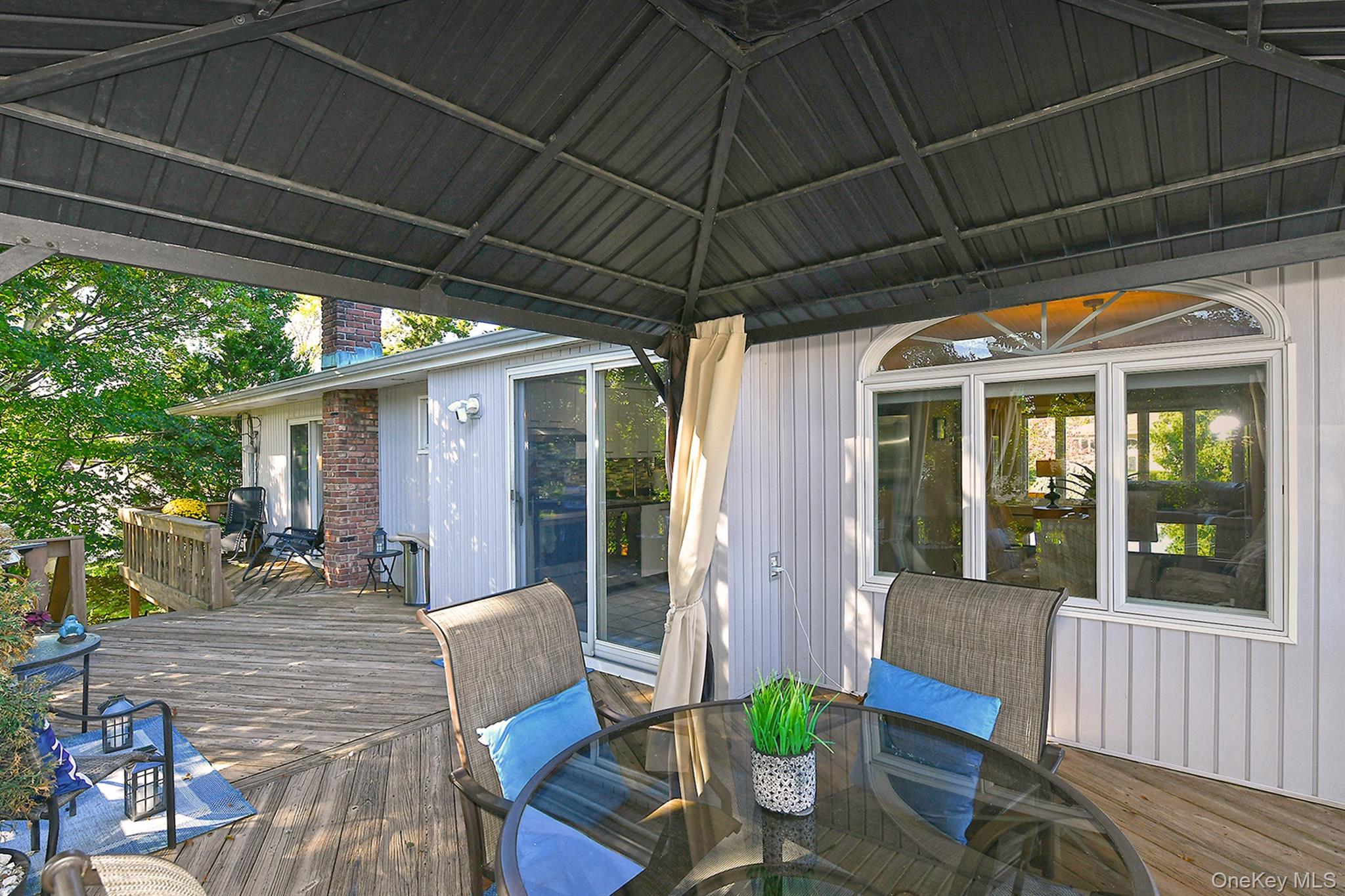 6 Mason Court, Levittown, NY 11756