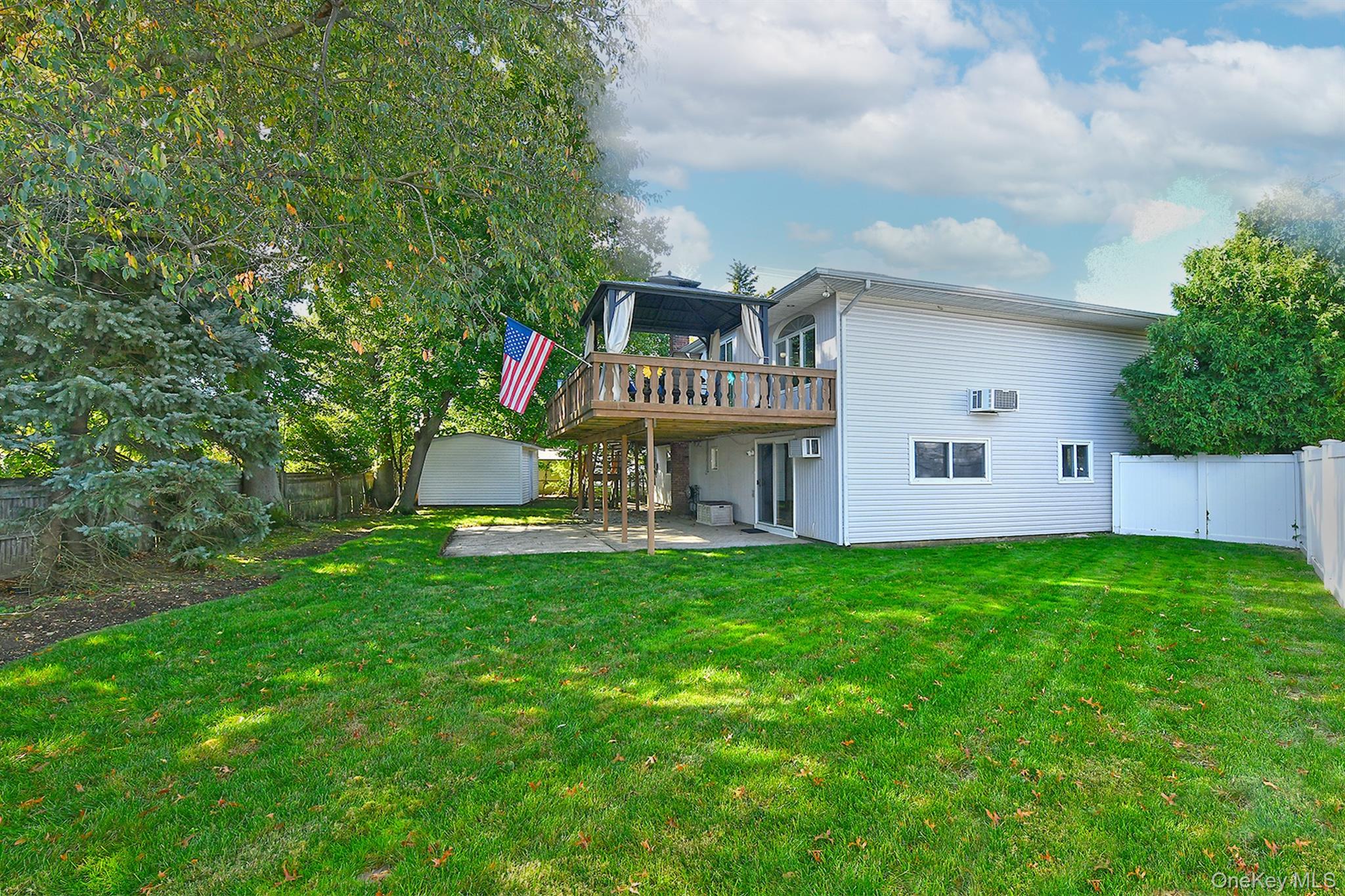 6 Mason Court, Levittown, NY 11756