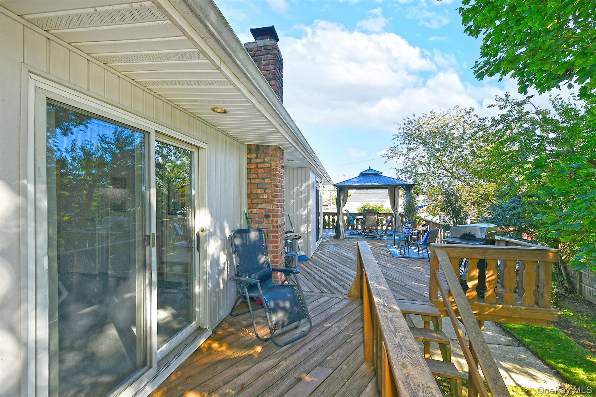 6 Mason Court, Levittown, NY 11756