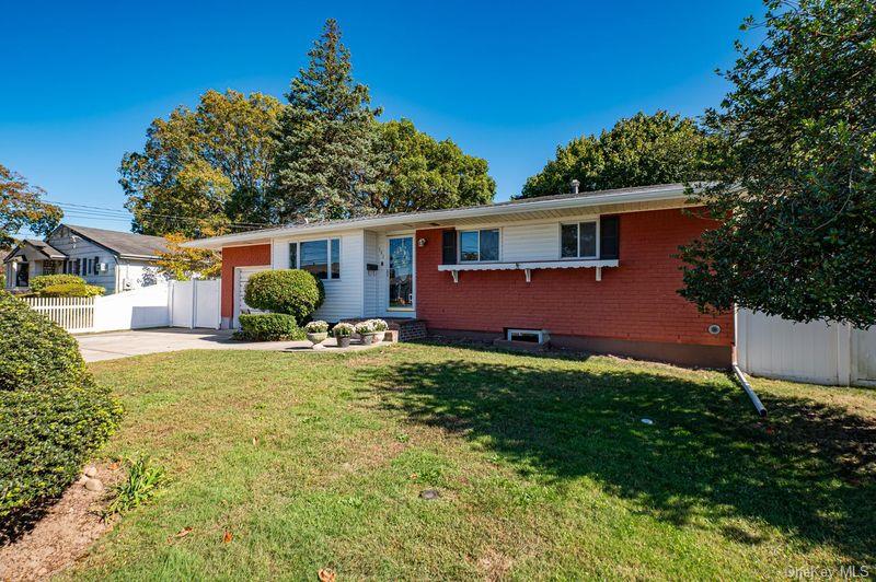 191 E. 2nd Street, Deer Park, NY 11729