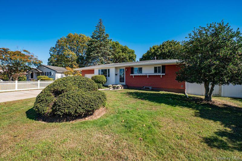 191 E. 2nd Street, Deer Park, NY 11729