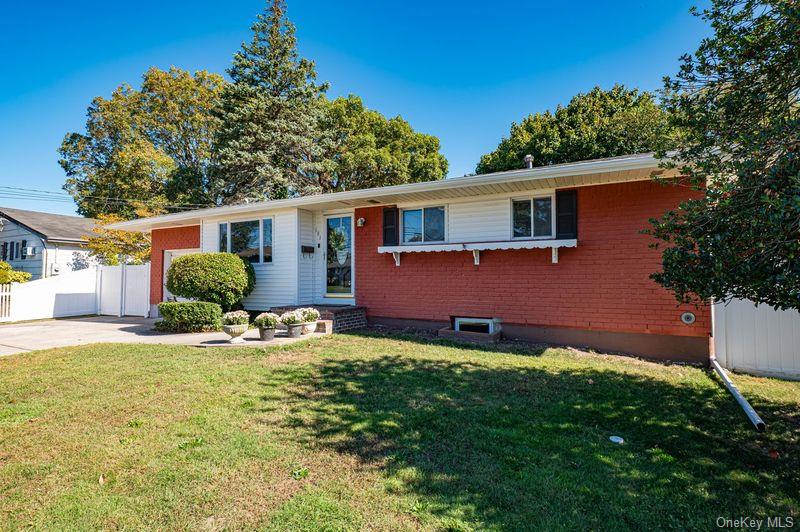 191 E. 2nd Street, Deer Park, NY 11729