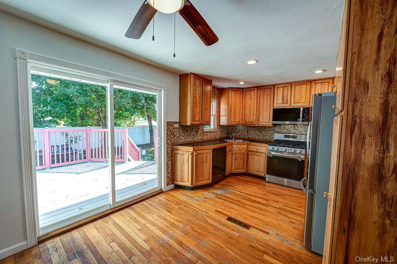 191 E. 2nd Street, Deer Park, NY 11729