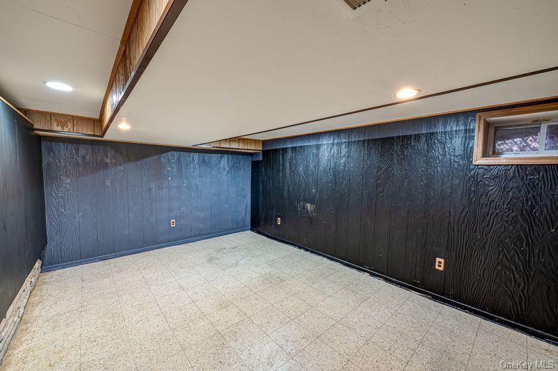 191 E. 2nd Street, Deer Park, NY 11729