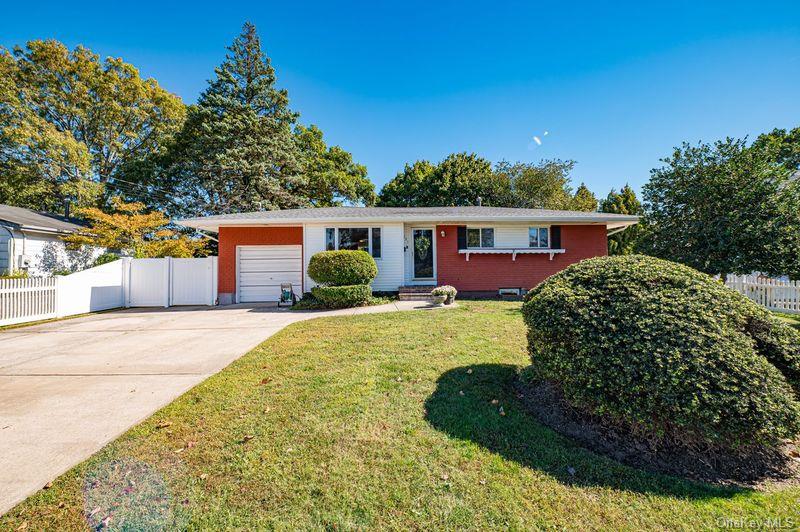 191 E. 2nd Street, Deer Park, NY 11729