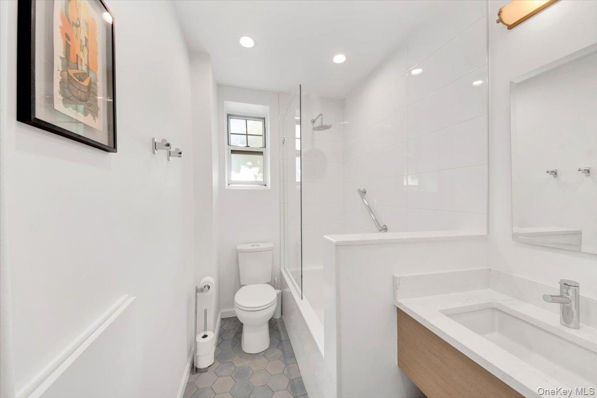 50 N Broadway # 1L, White Plains, NY 10603