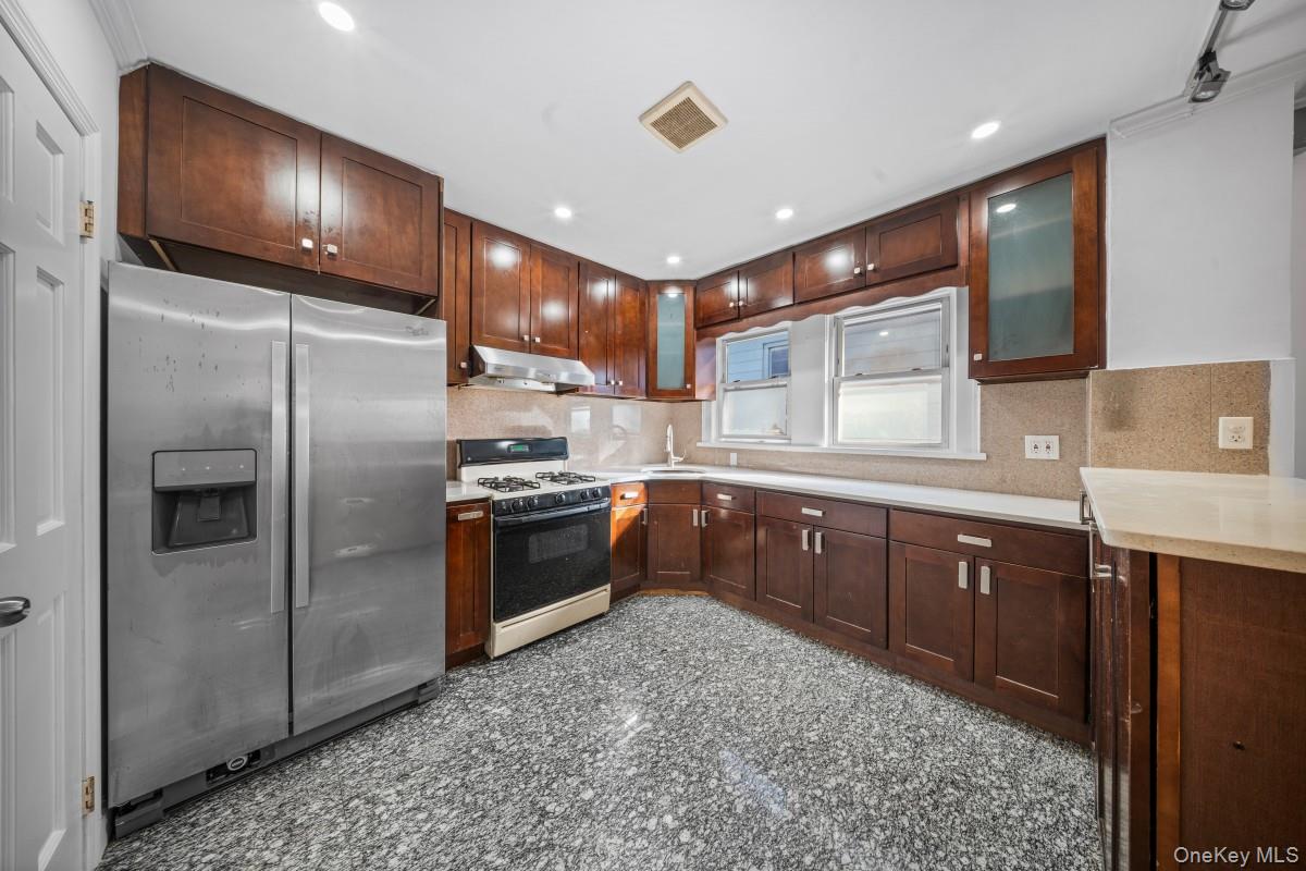 6133 157th Street, Flushing, NY 11367