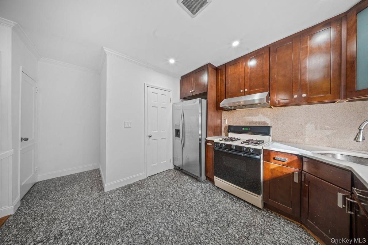 6133 157th Street, Flushing, NY 11367