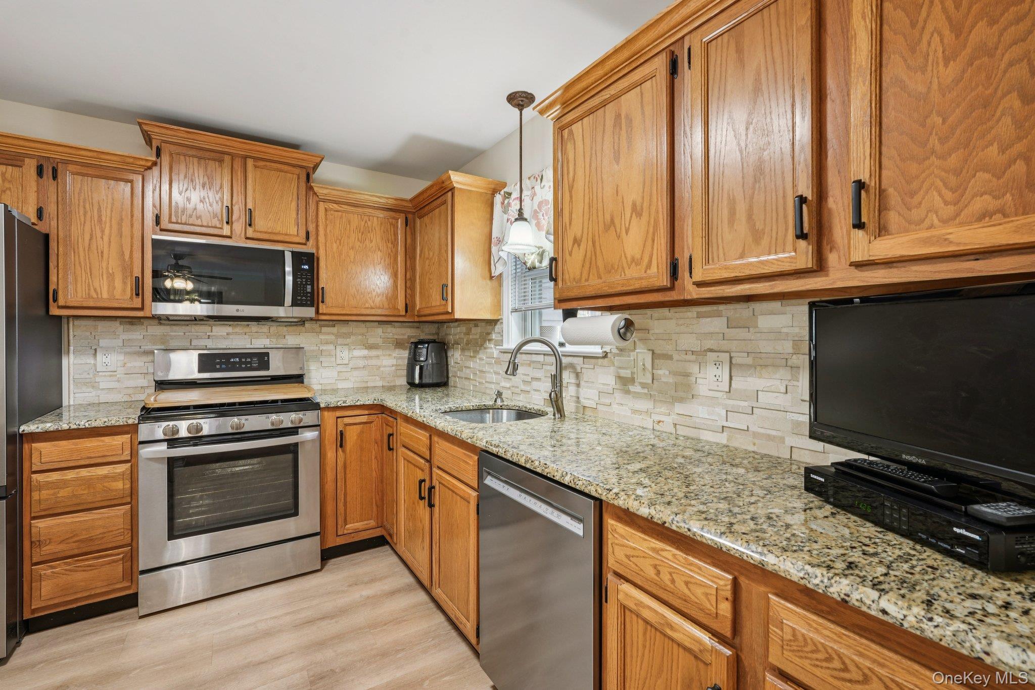 20 Lackawanna Trail, Montebello, NY 10901