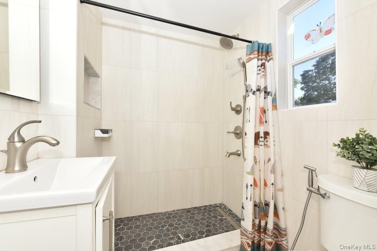 63 Willow Street, Garden City, NY 11530