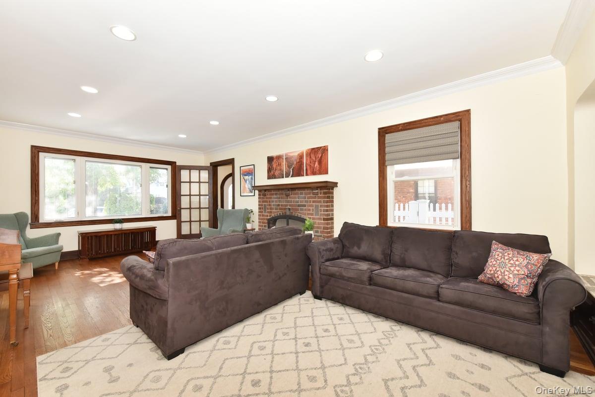 63 Willow Street, Garden City, NY 11530