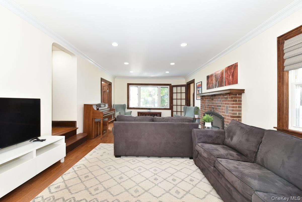 63 Willow Street, Garden City, NY 11530