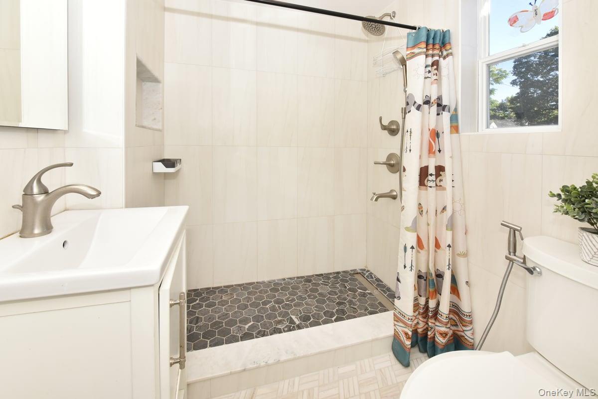 63 Willow Street, Garden City, NY 11530