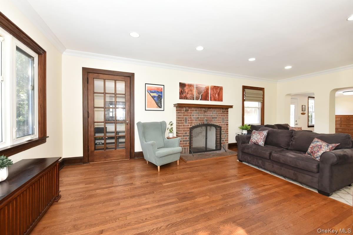 63 Willow Street, Garden City, NY 11530