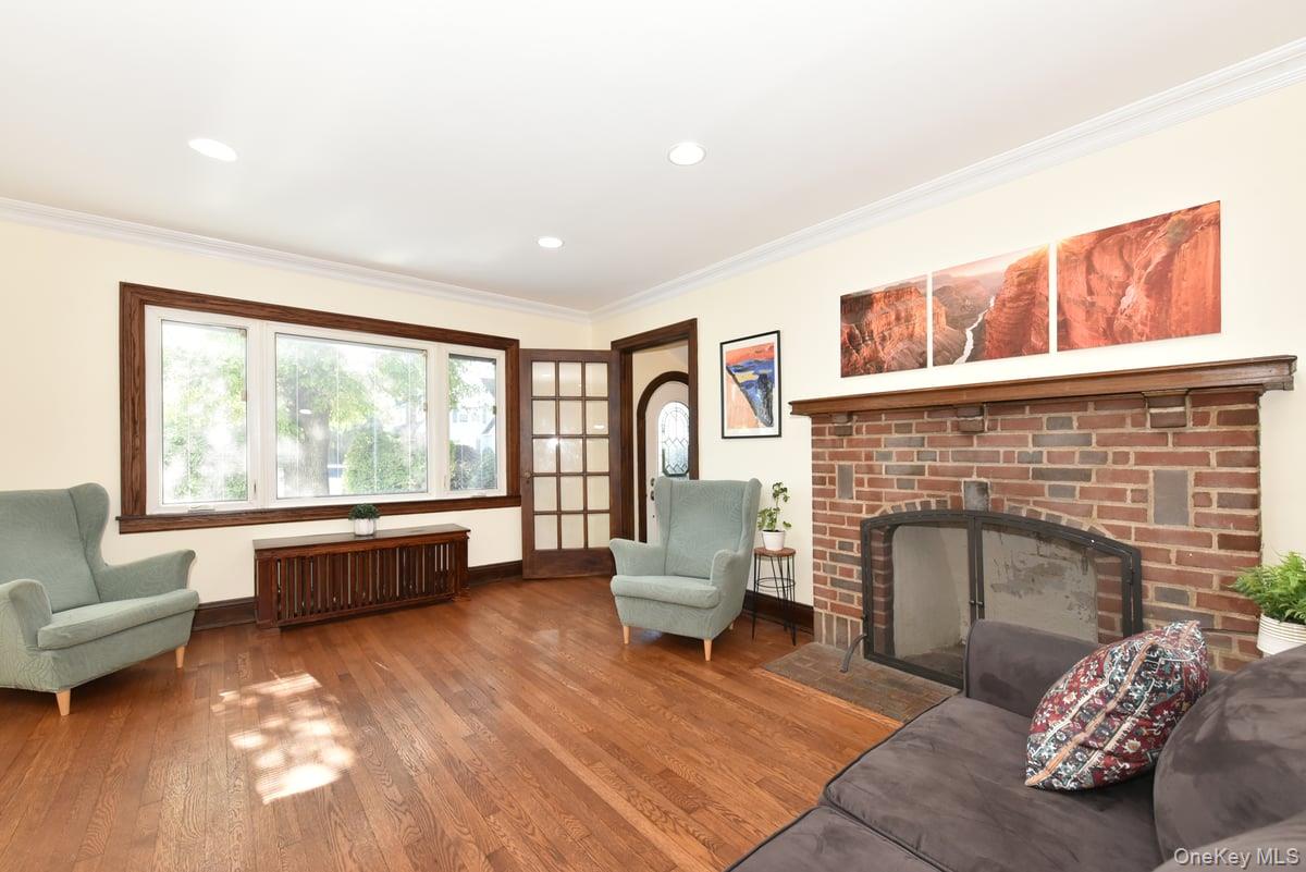 63 Willow Street, Garden City, NY 11530