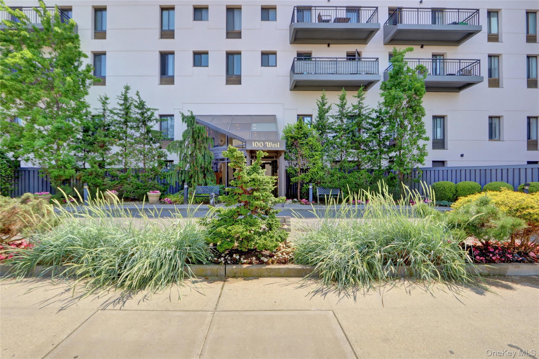 100 W Broadway # 6Q, Long Beach, NY 11561