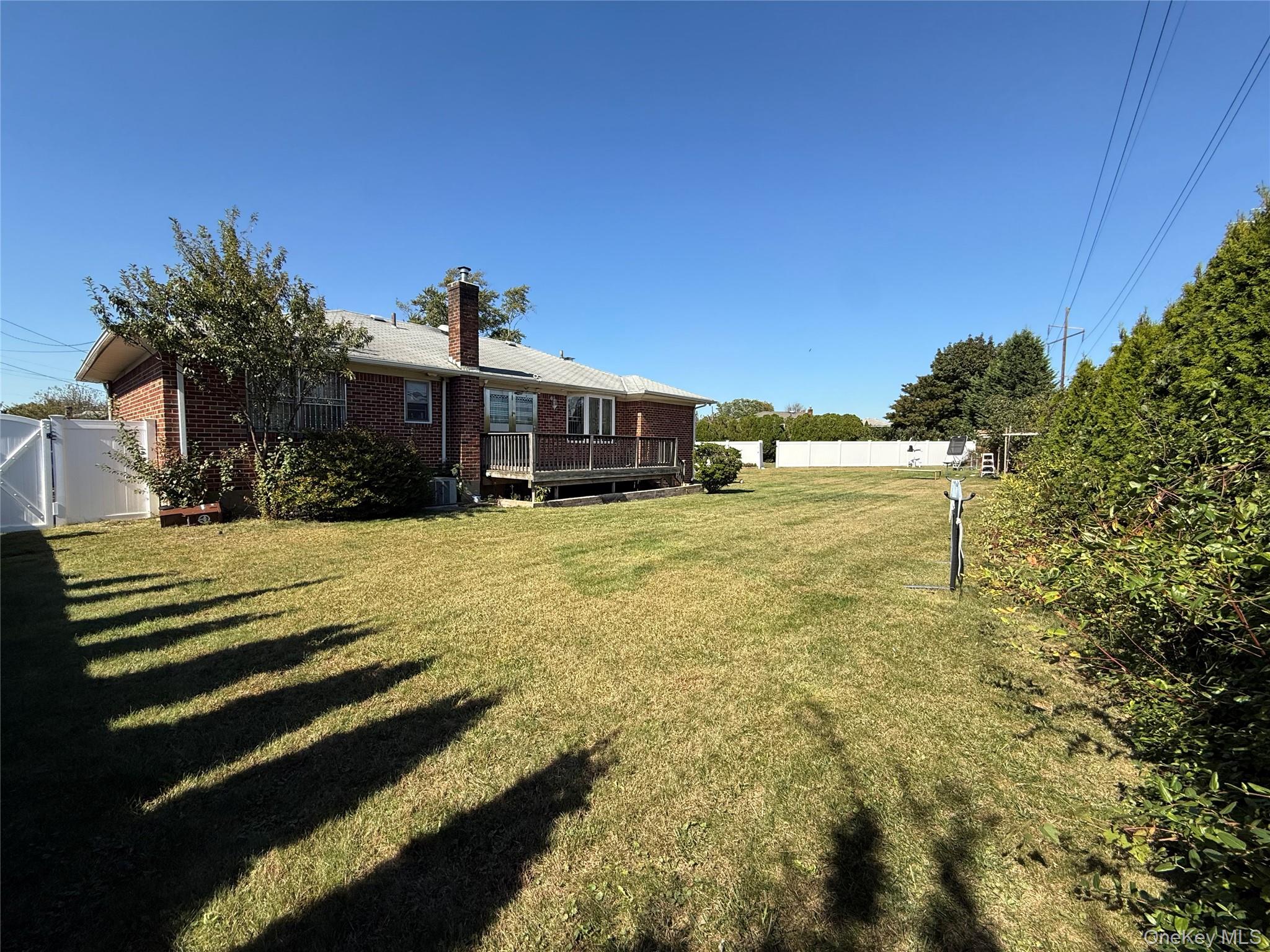 12 Hilton Court, Hicksville, NY 11801