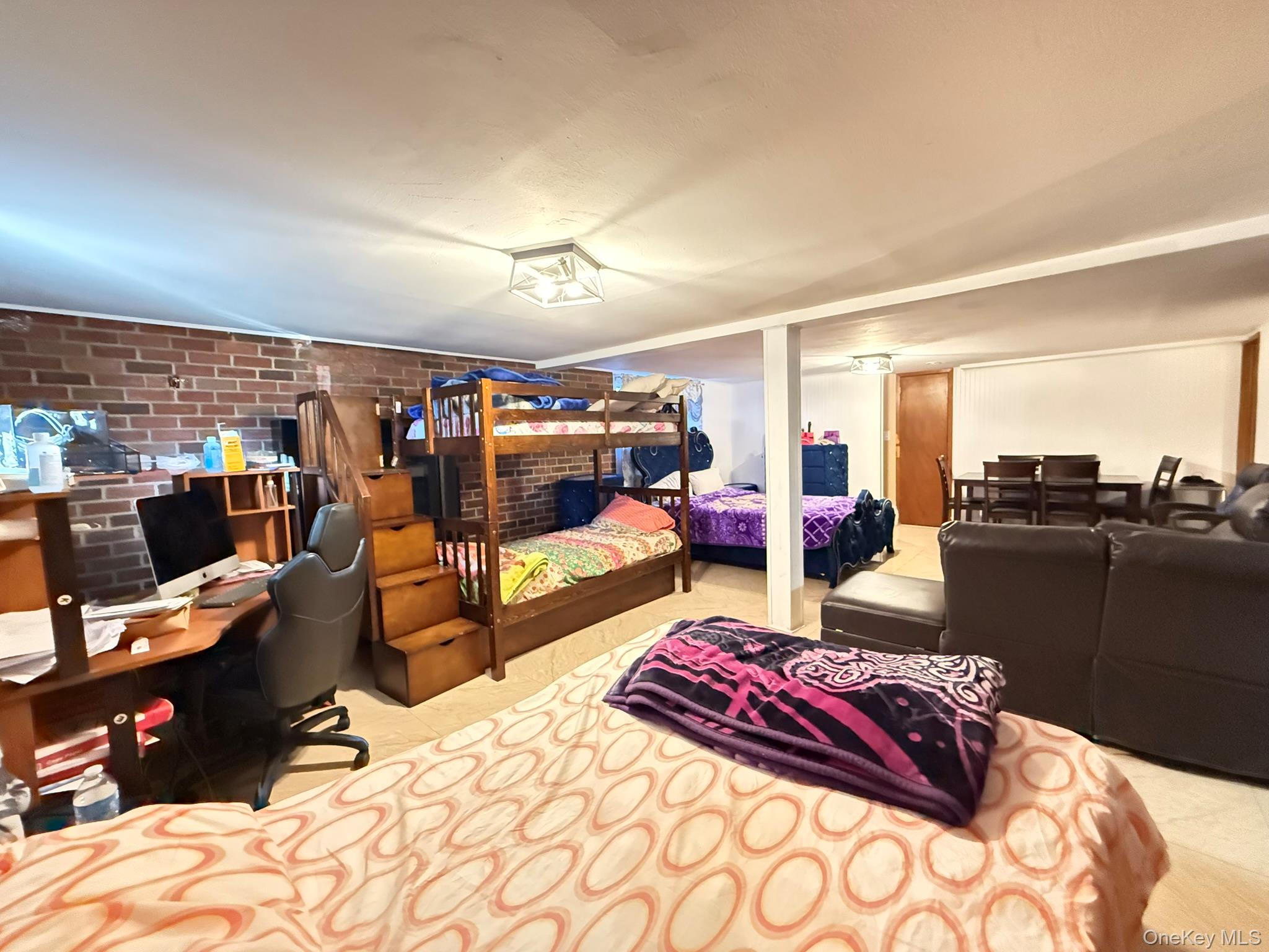 12 Hilton Court, Hicksville, NY 11801