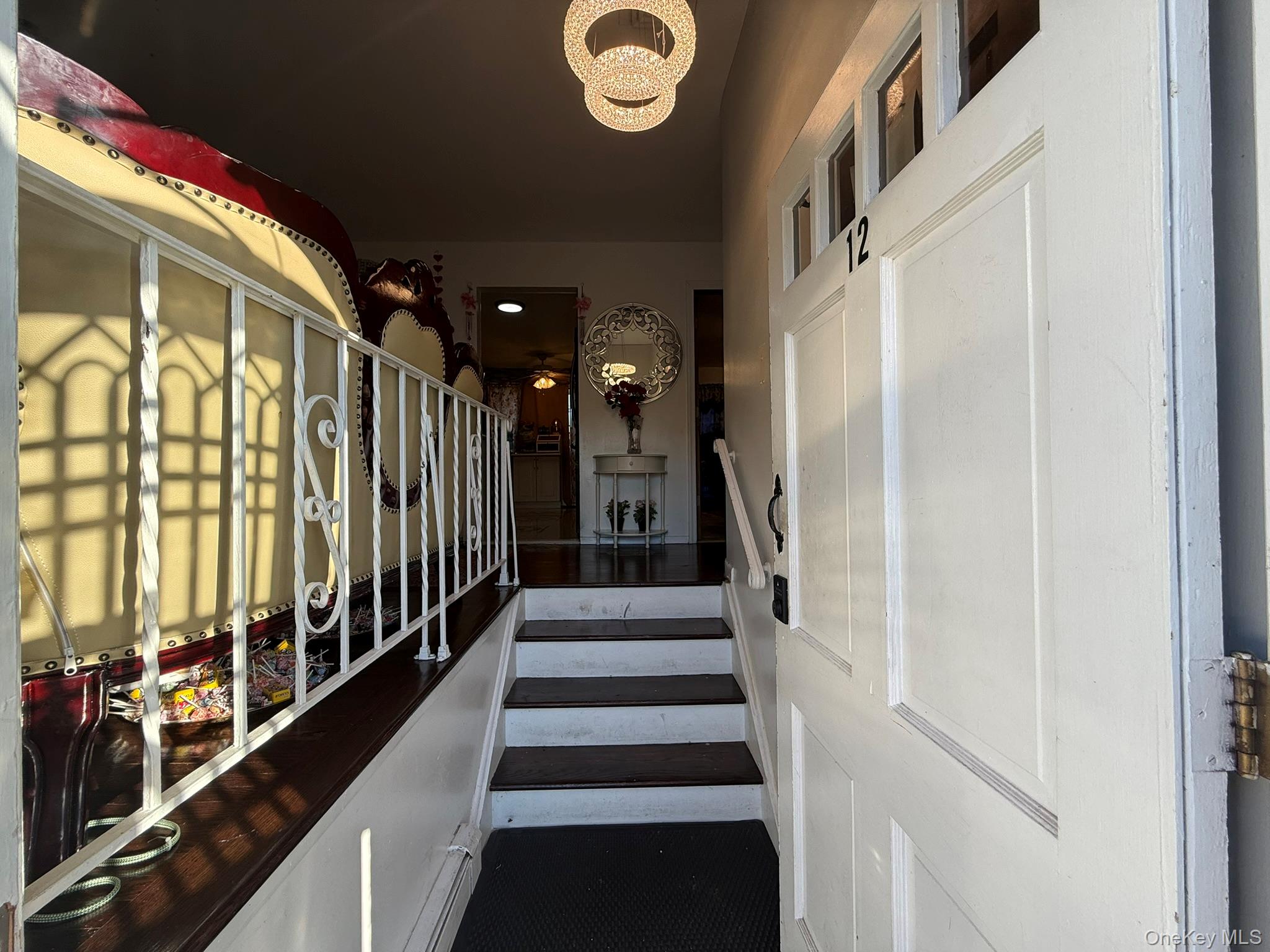 12 Hilton Court, Hicksville, NY 11801