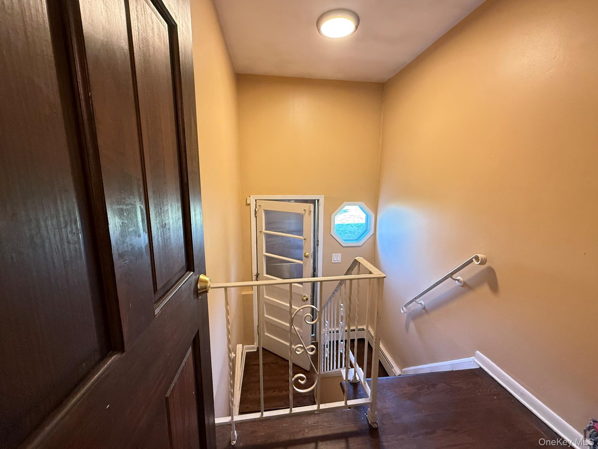 12 Hilton Court, Hicksville, NY 11801