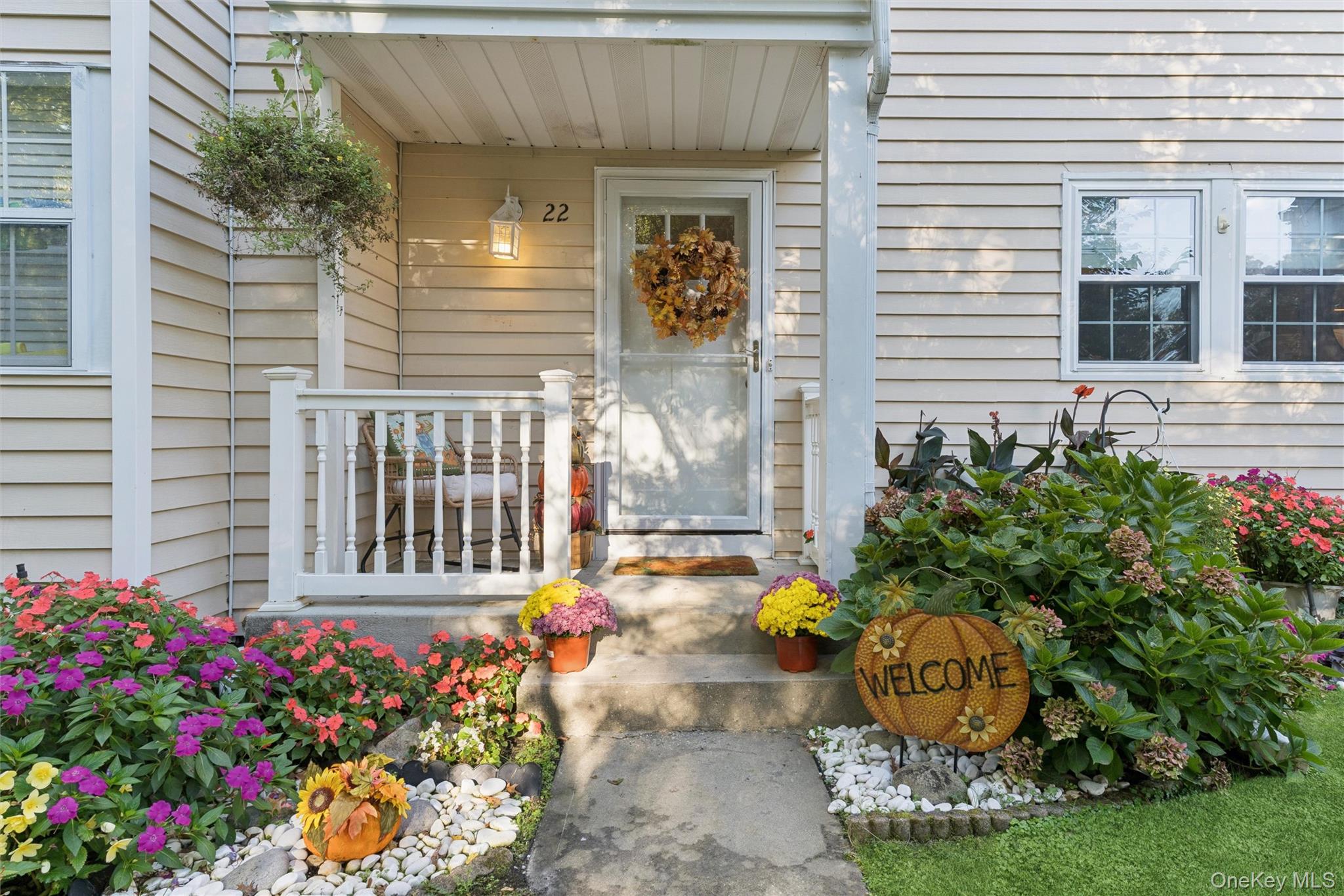 22 Huntington Commons, Yaphank, NY 11980