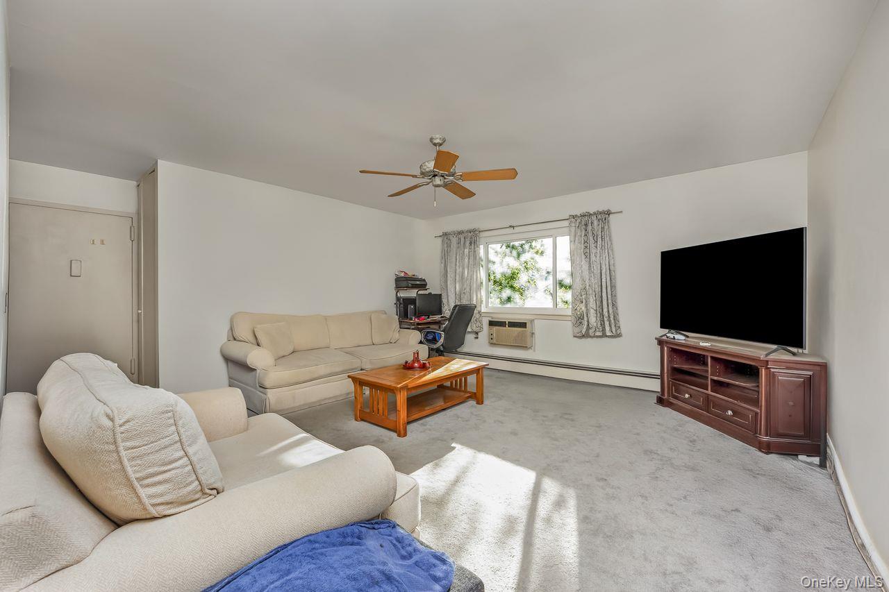 56 Richmond Boulevard # 2B, Ronkonkoma, NY 11779